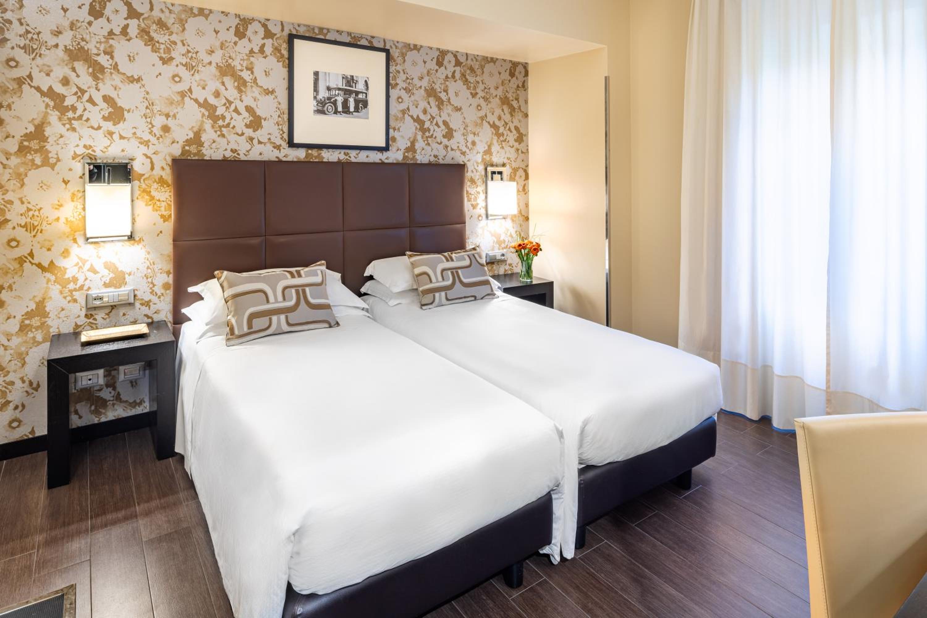 Classic Double or Twin Room - Photo 6