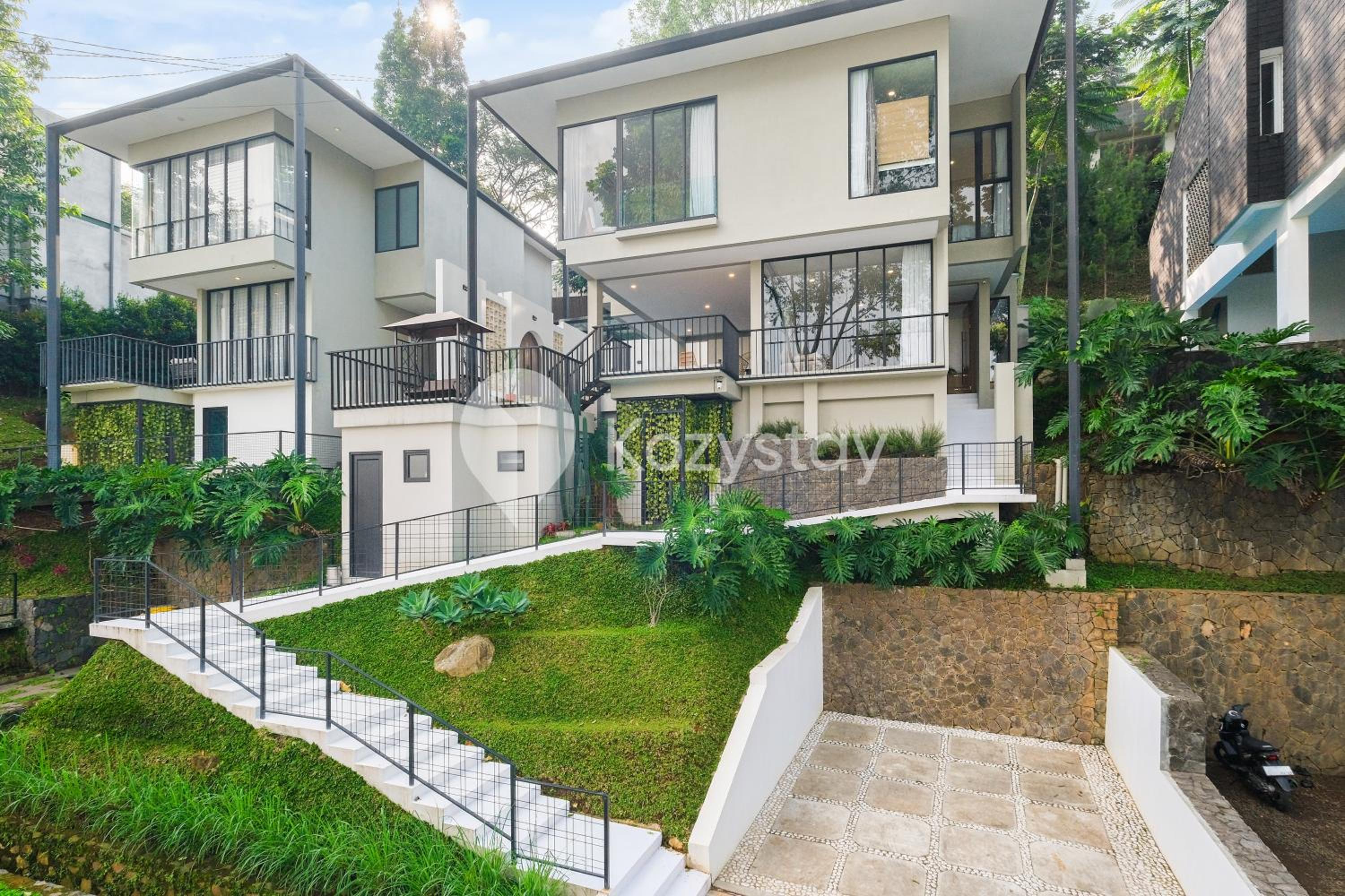 Villa photo 2