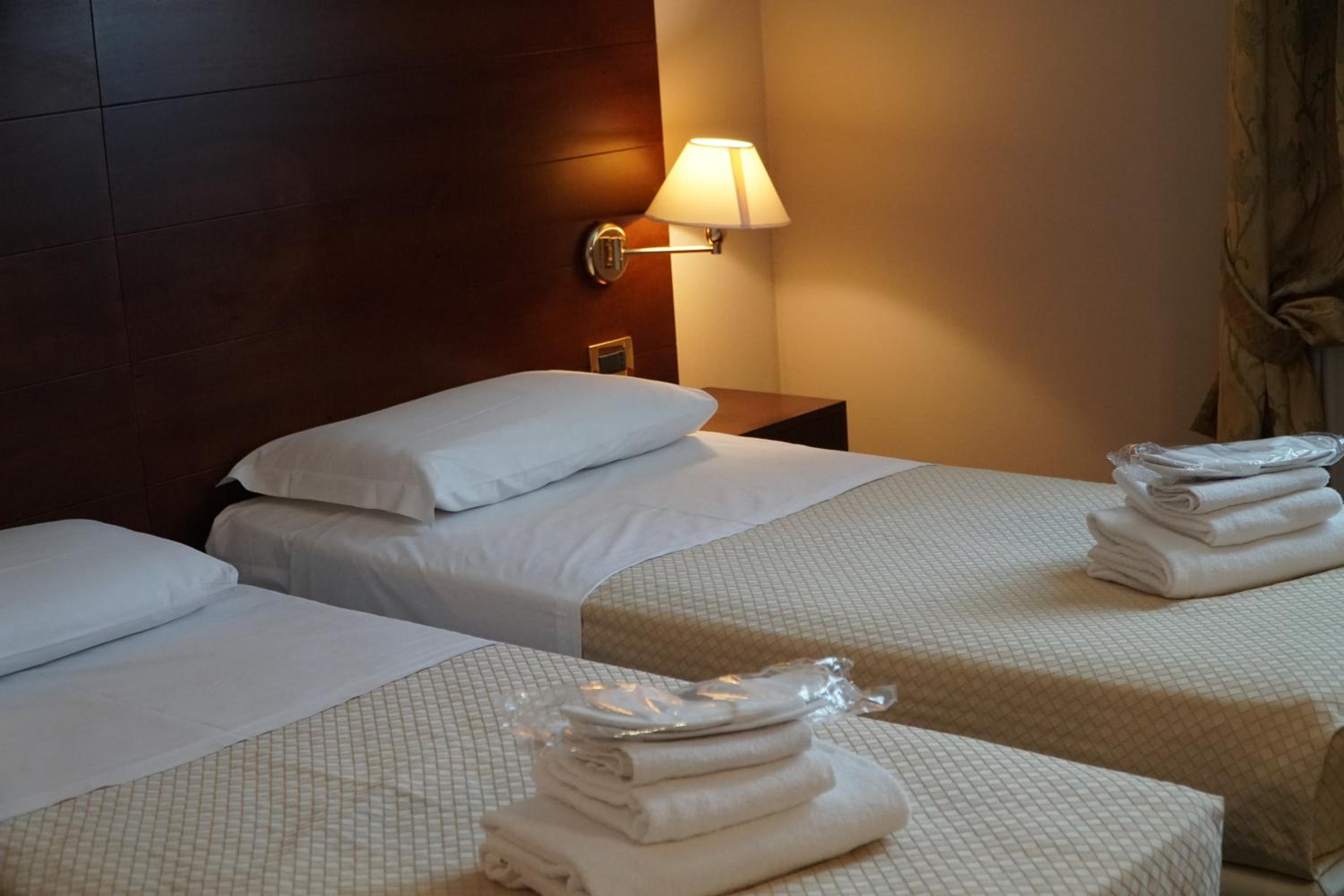 Standard Double or Twin Room photo 2