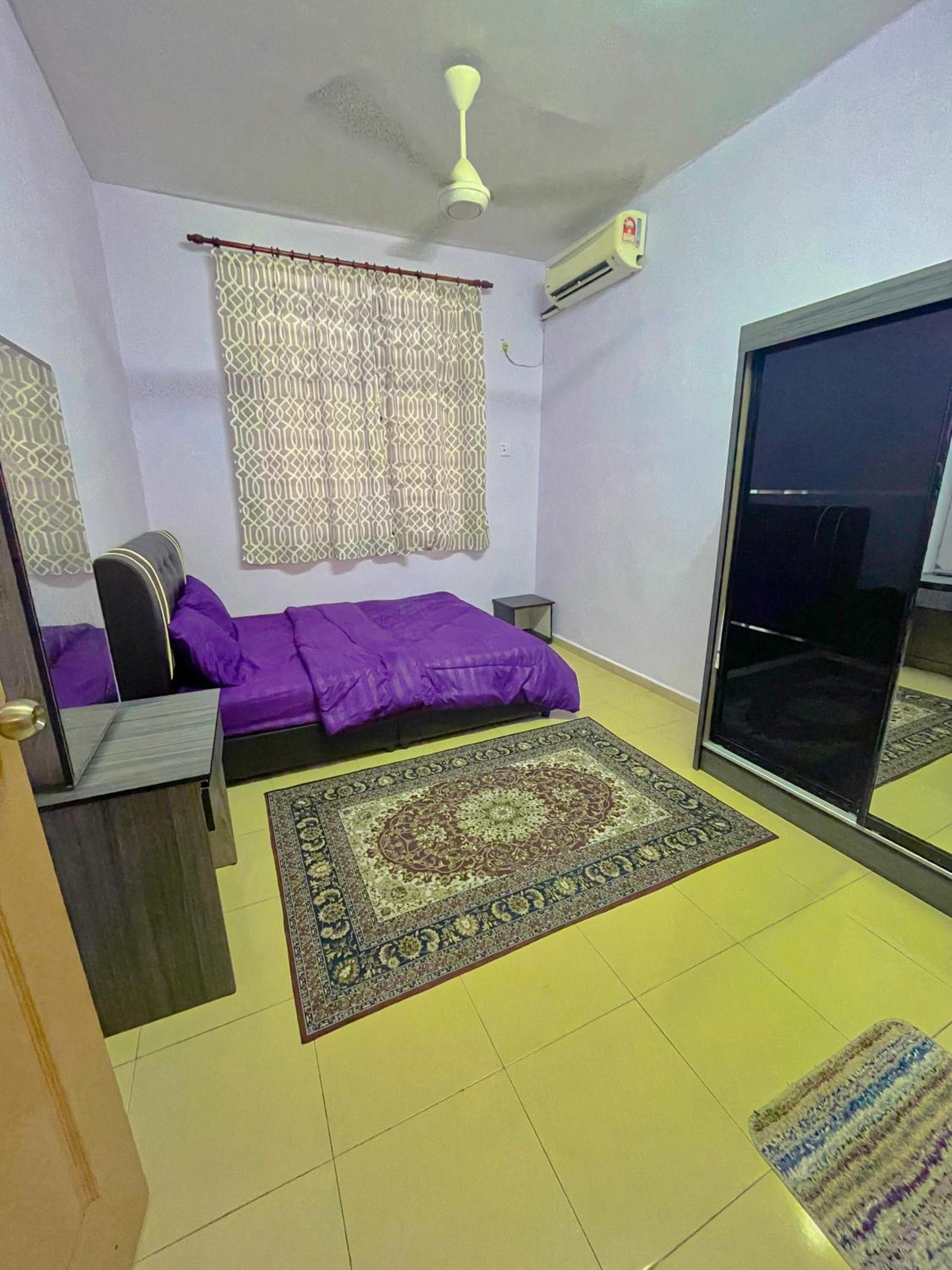 Three-Bedroom House photo 2