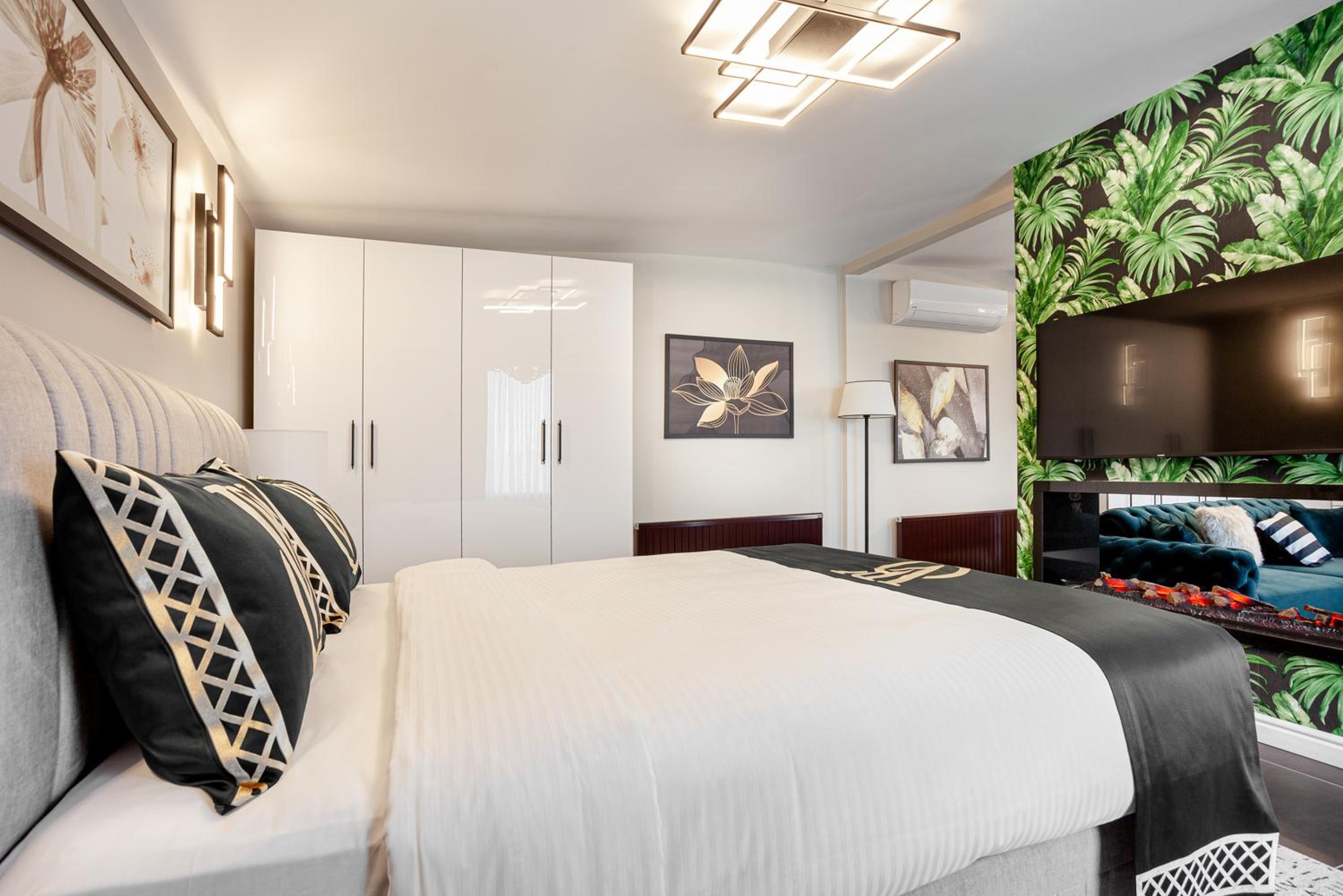 Deluxe Suite With Sea View photo 2