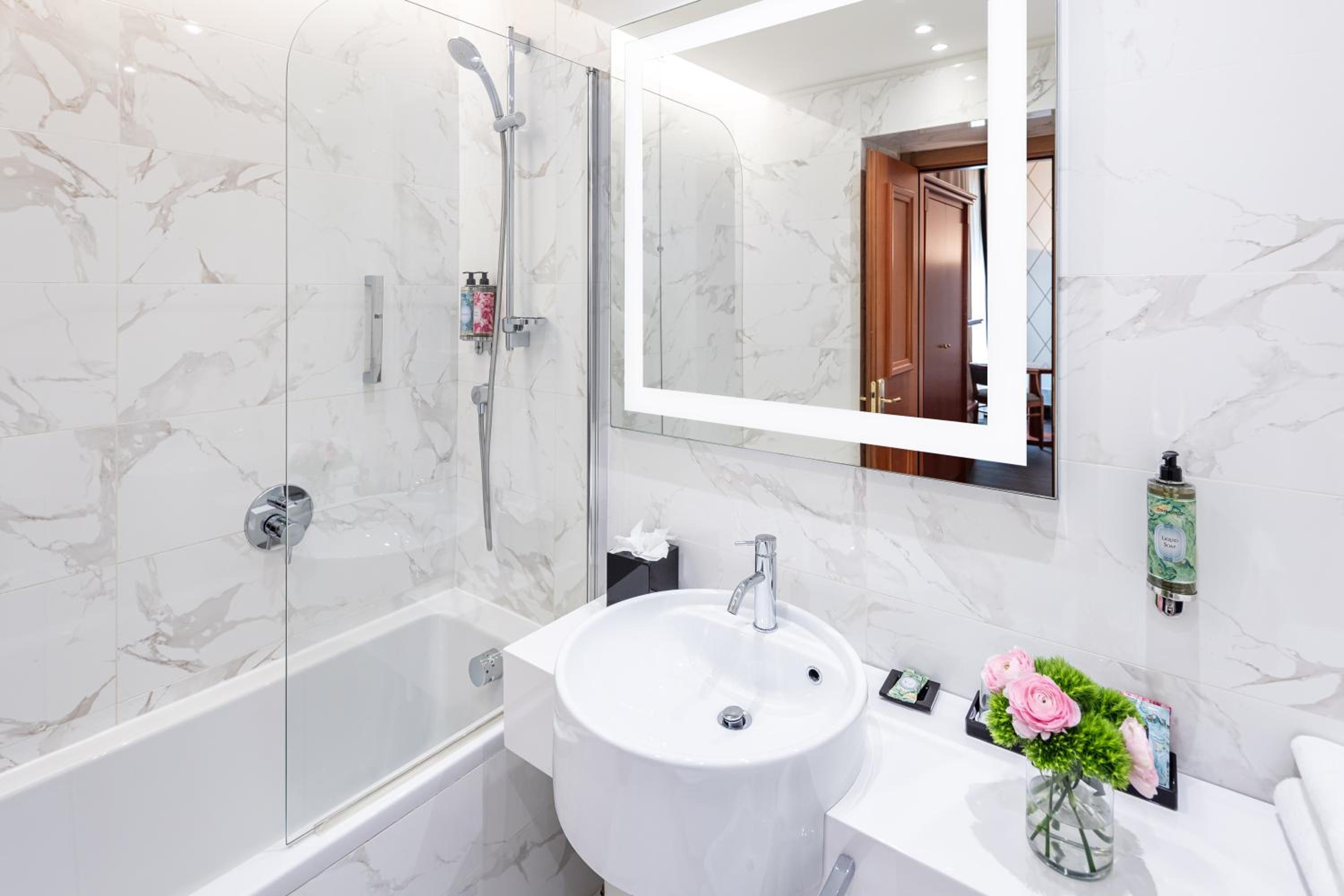 Superior Double or Twin Room - Photo 7
