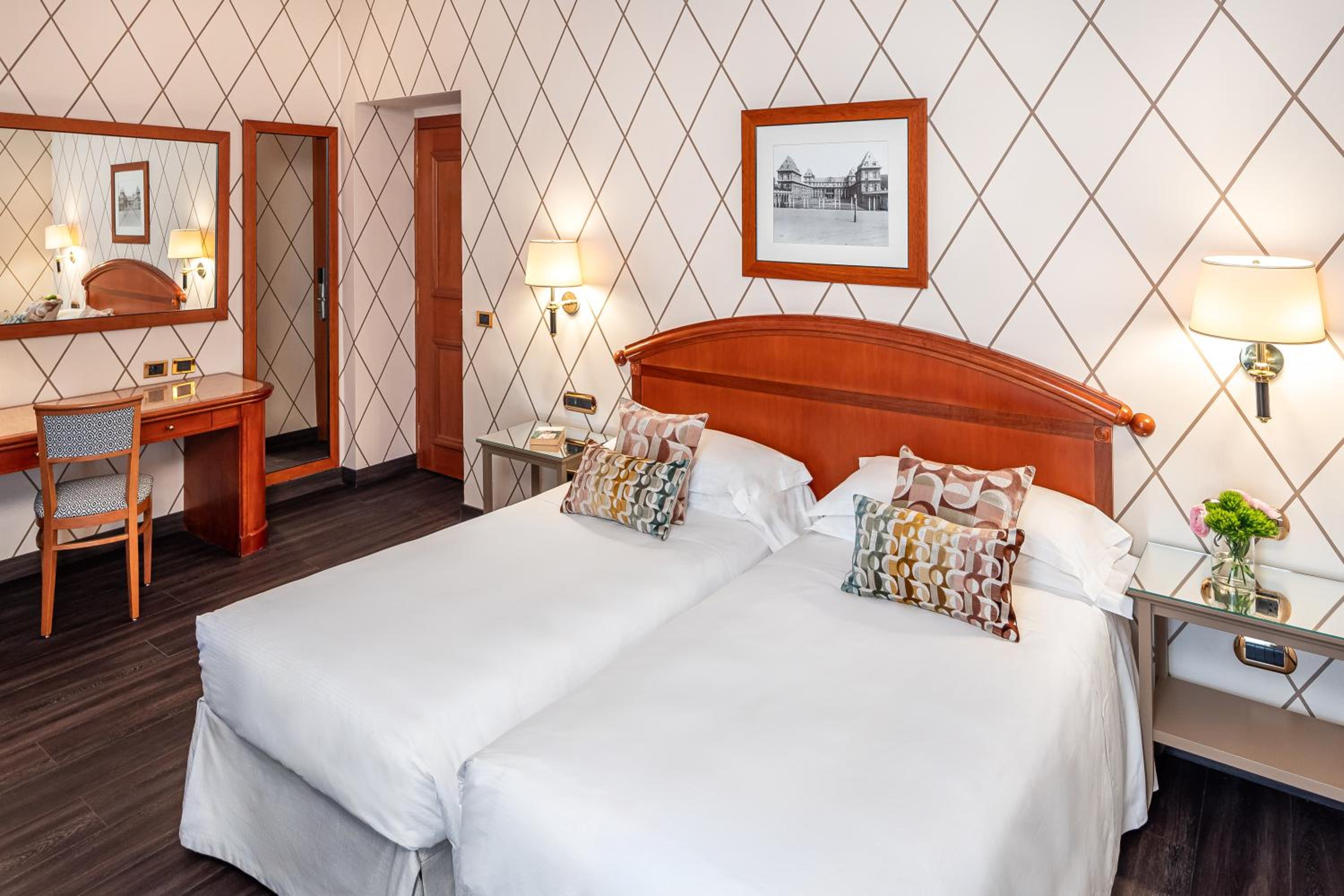 Superior Double or Twin Room - Photo 6