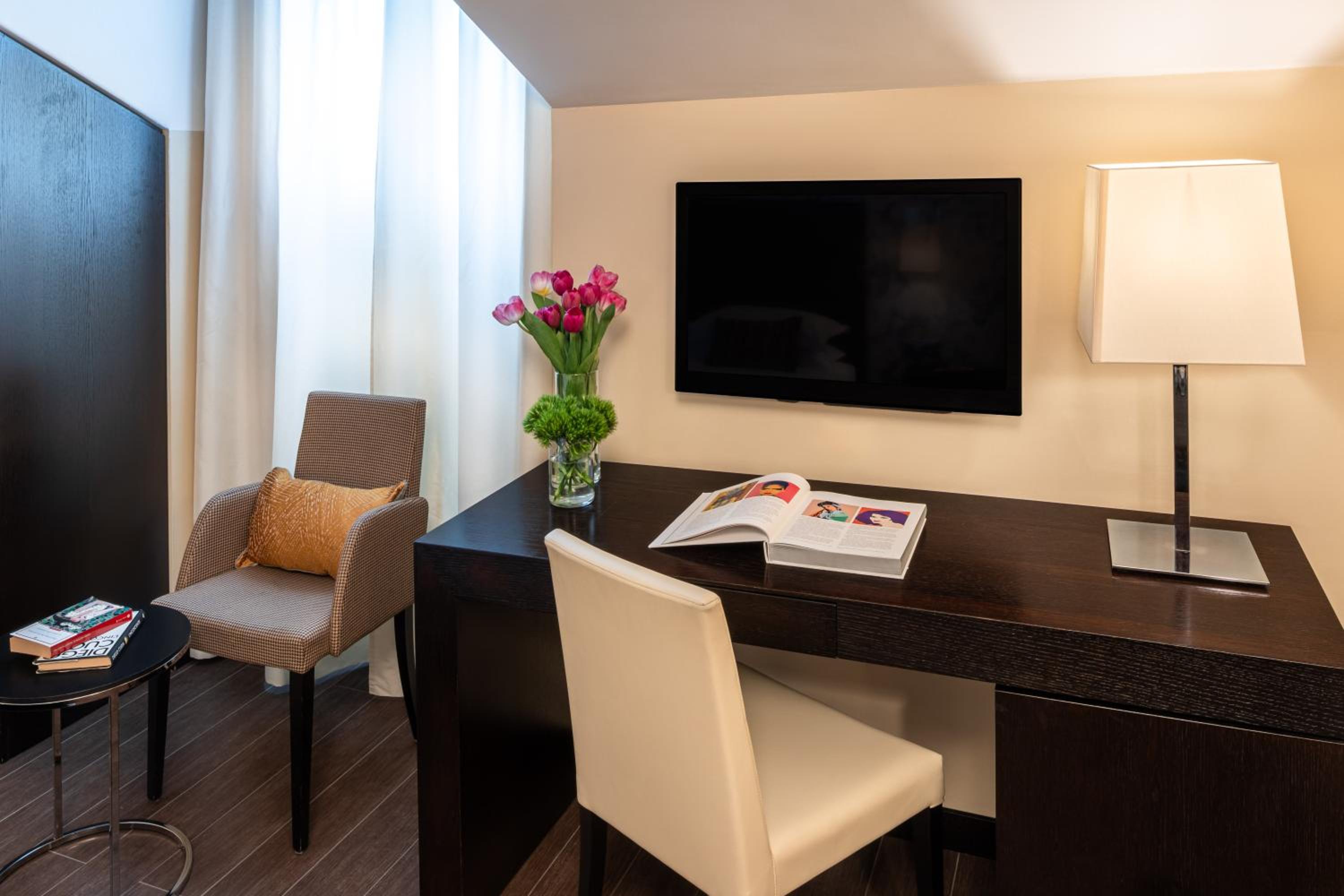 Superior Double or Twin Room - Photo 9