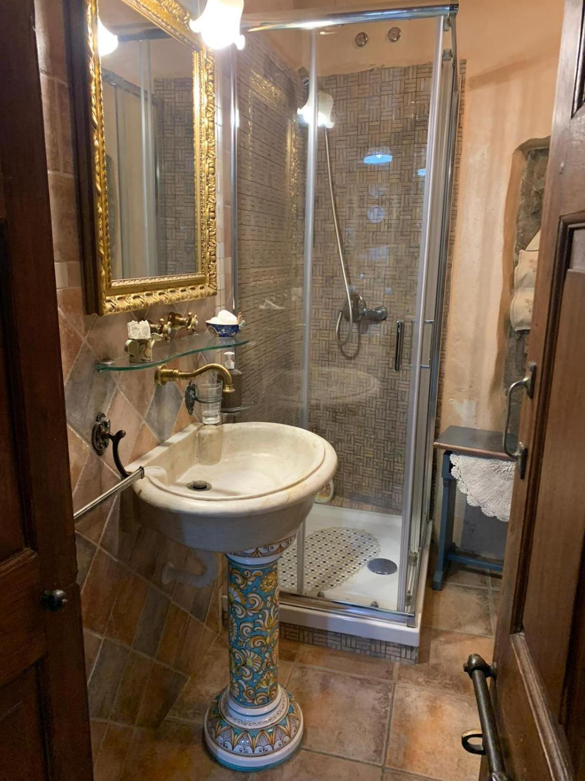 One-Bedroom House - Photo 7