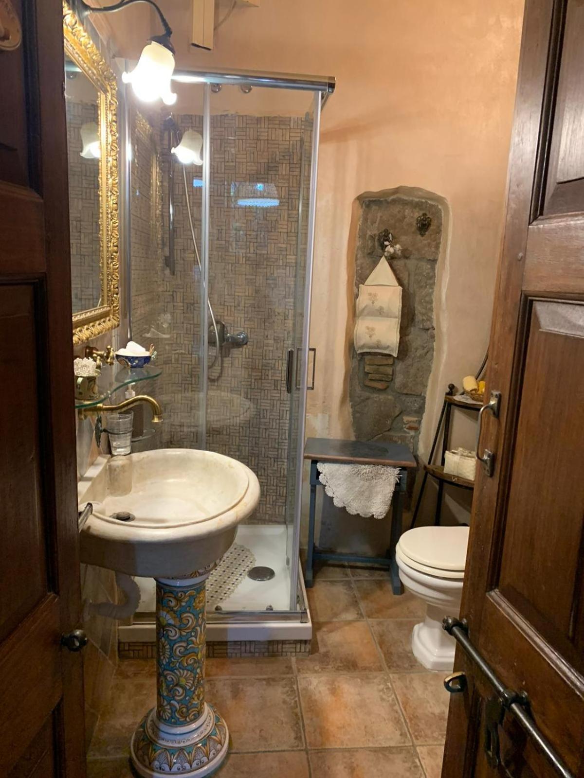 One-Bedroom House - Photo 43