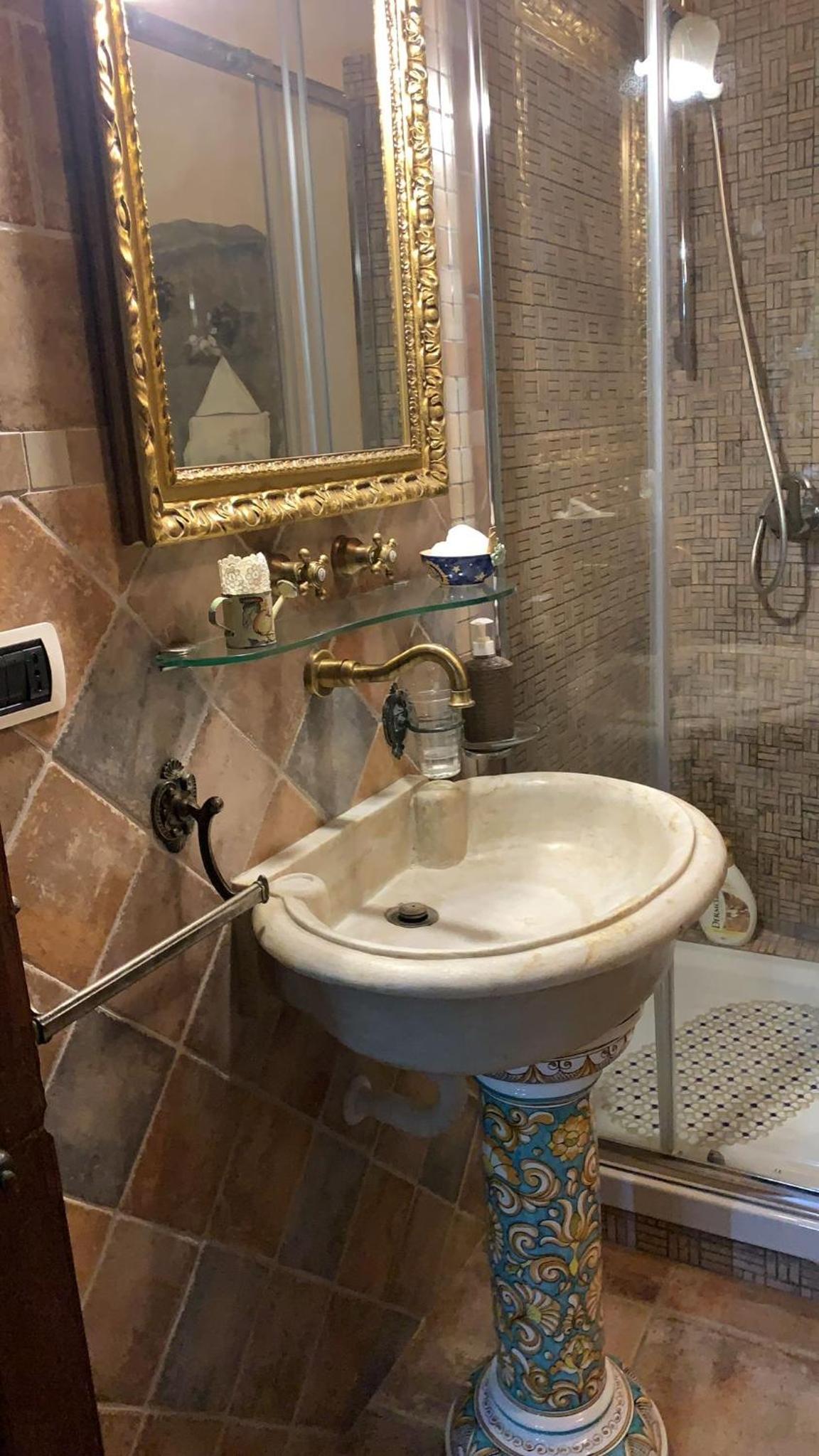 One-Bedroom House - Photo 13