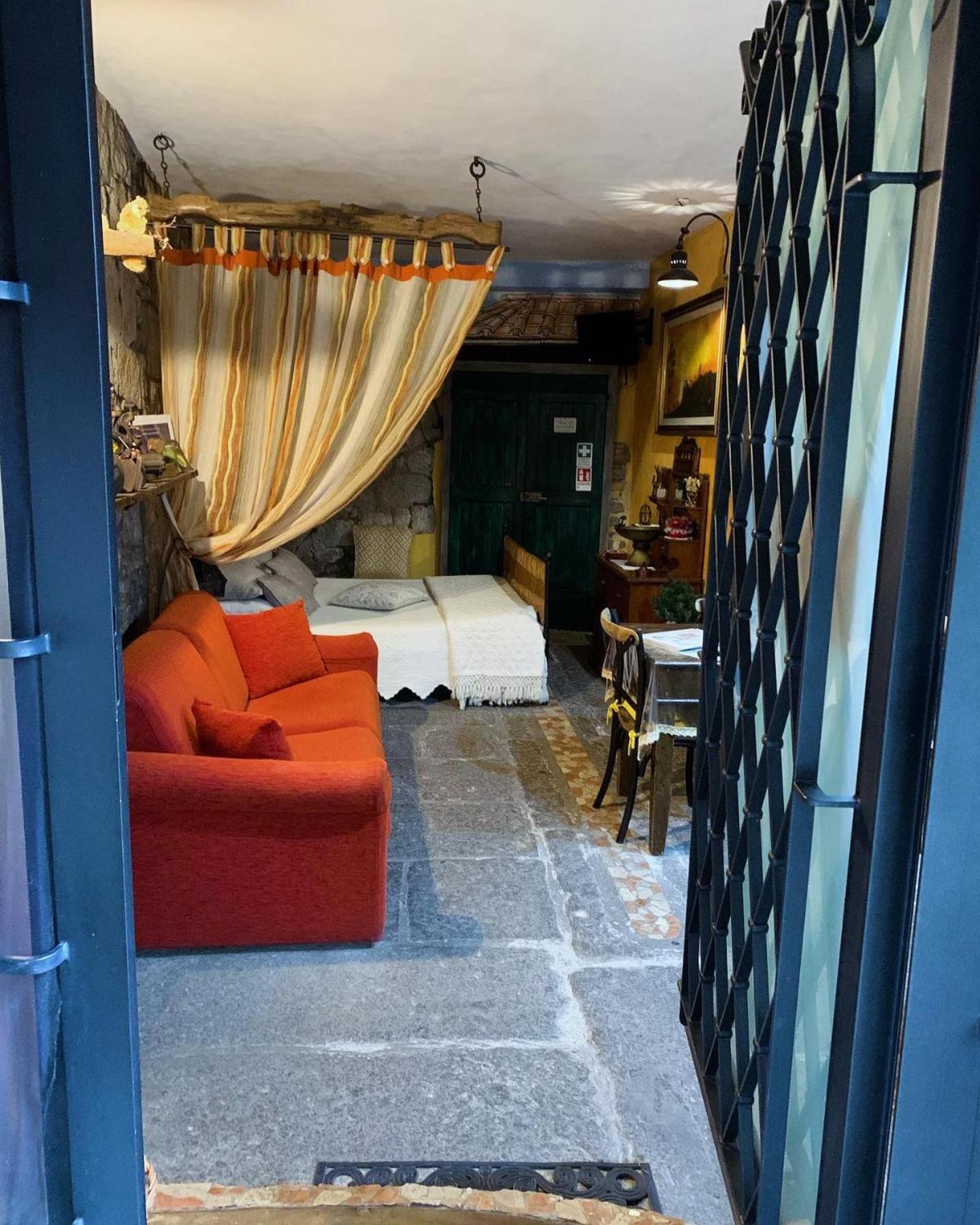 One-Bedroom House - Photo 17