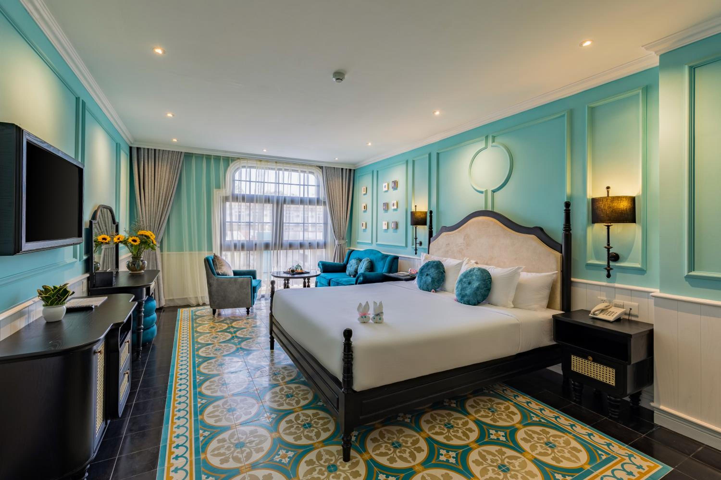 Deluxe Double or Twin Room with City View - Photo 15