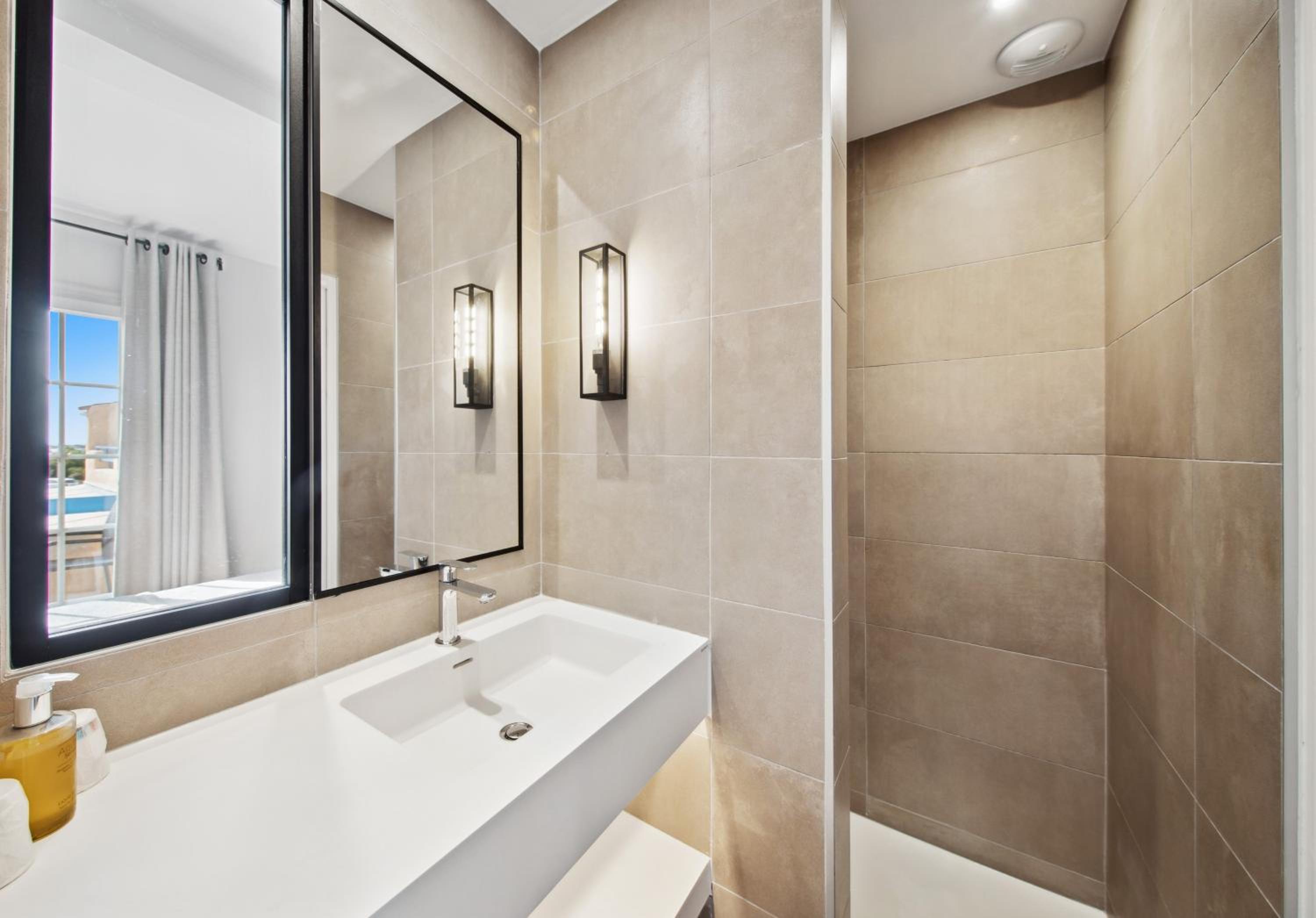 Superior Double Room with Balcony and Sea View photo 2