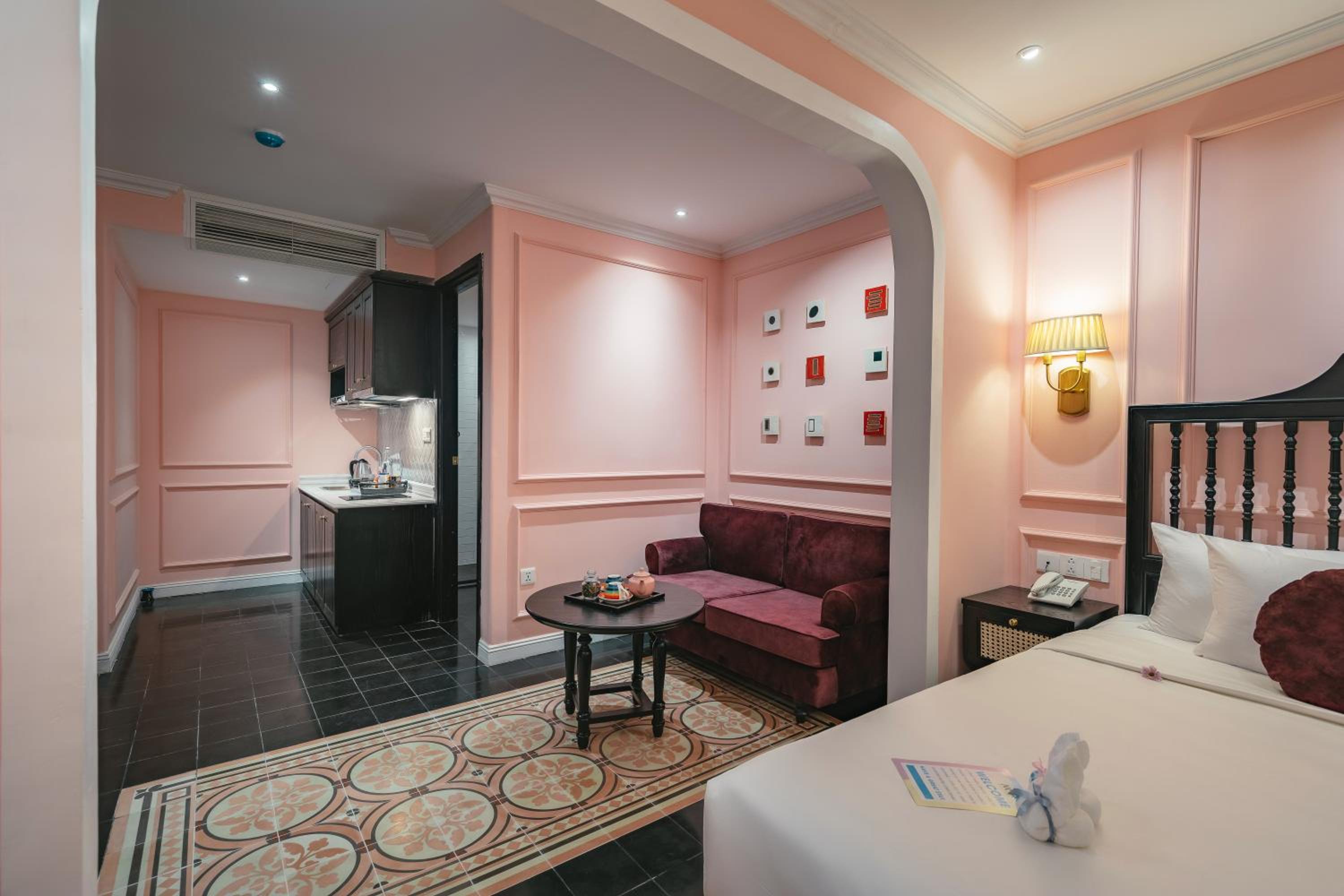 One Bedroom Apartment - Photo 3