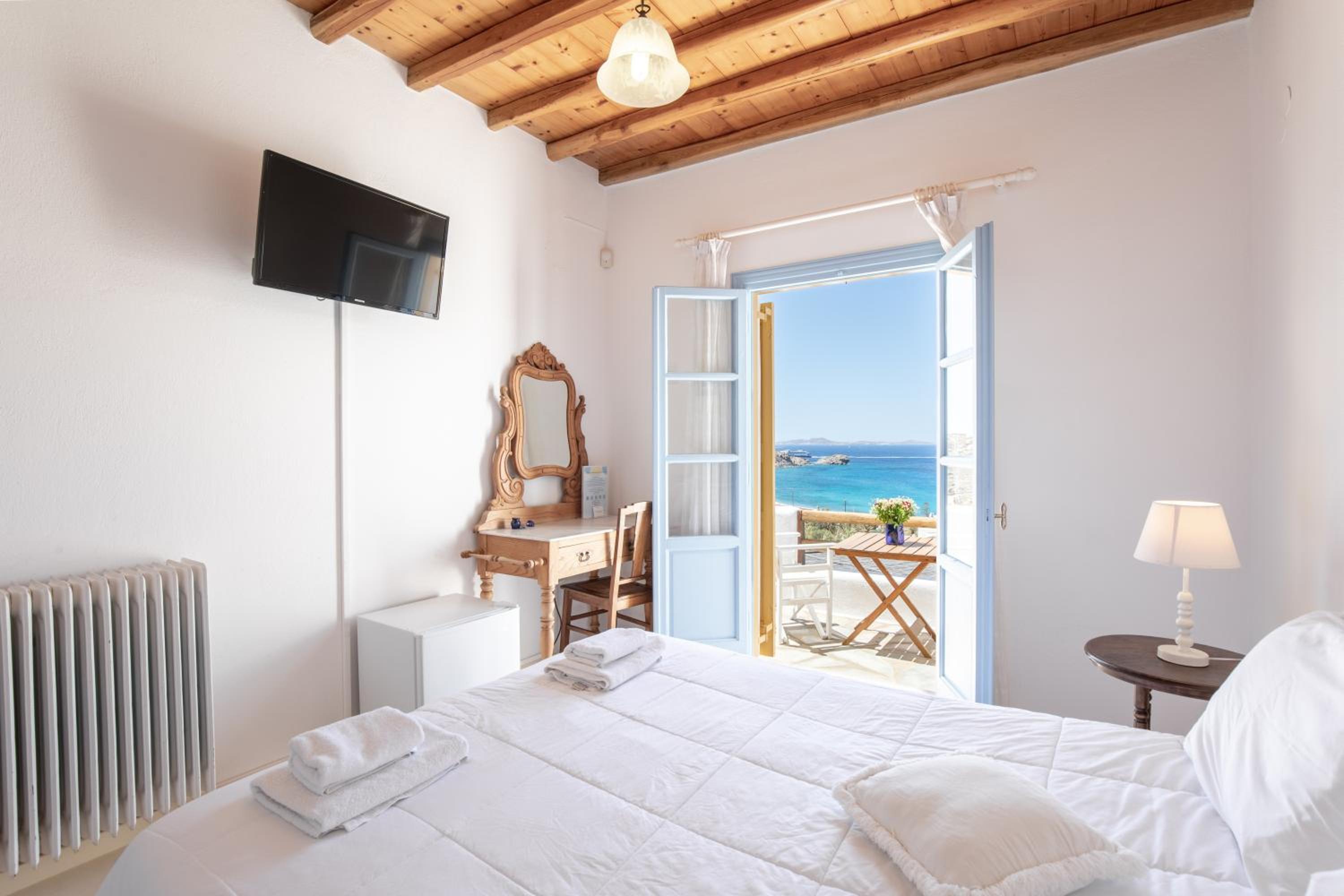 Deluxe Double Room with Balcony and Sea View photo 1
