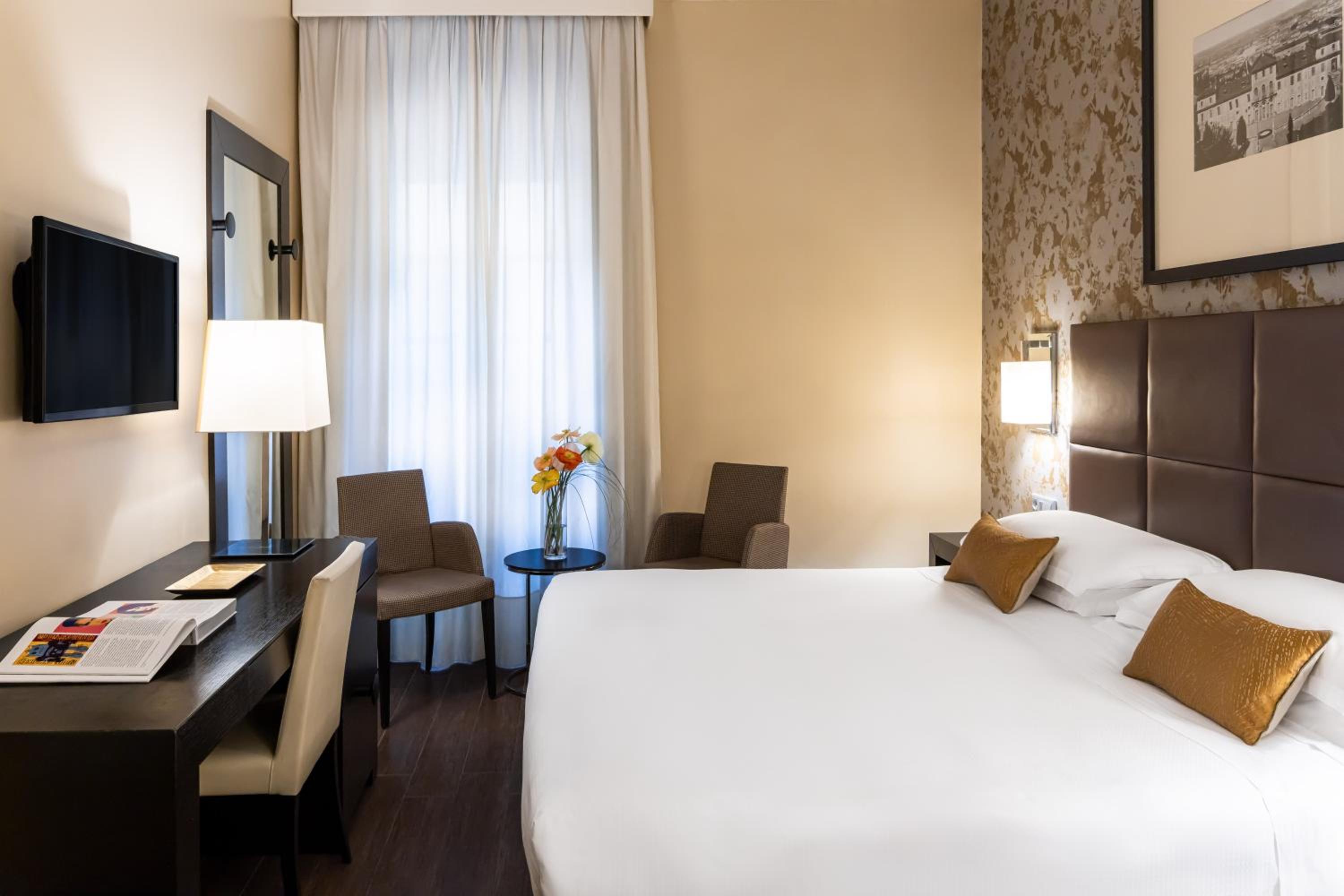 Classic Triple Room - Photo 2