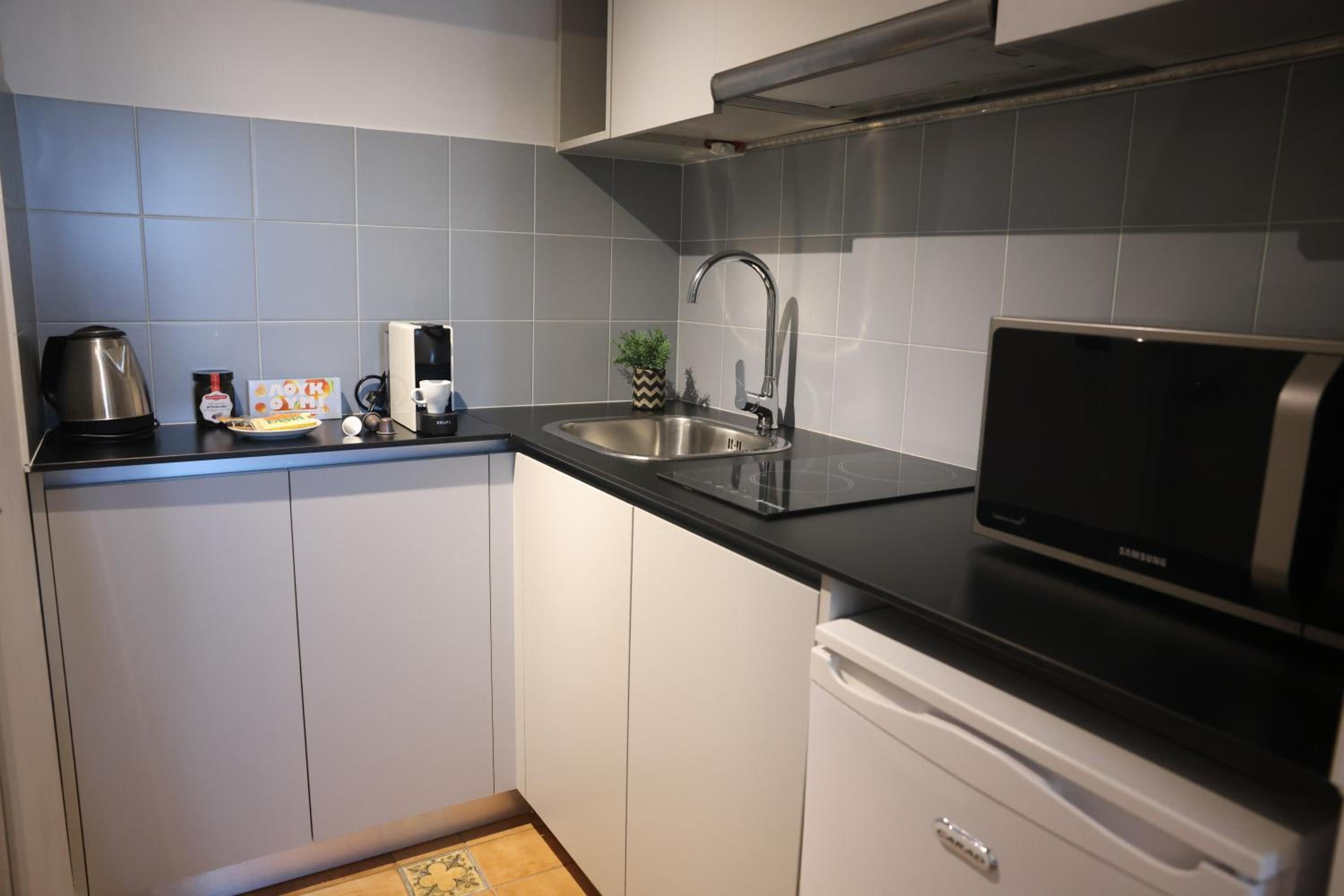Apartment With Sea View - Photo 5
