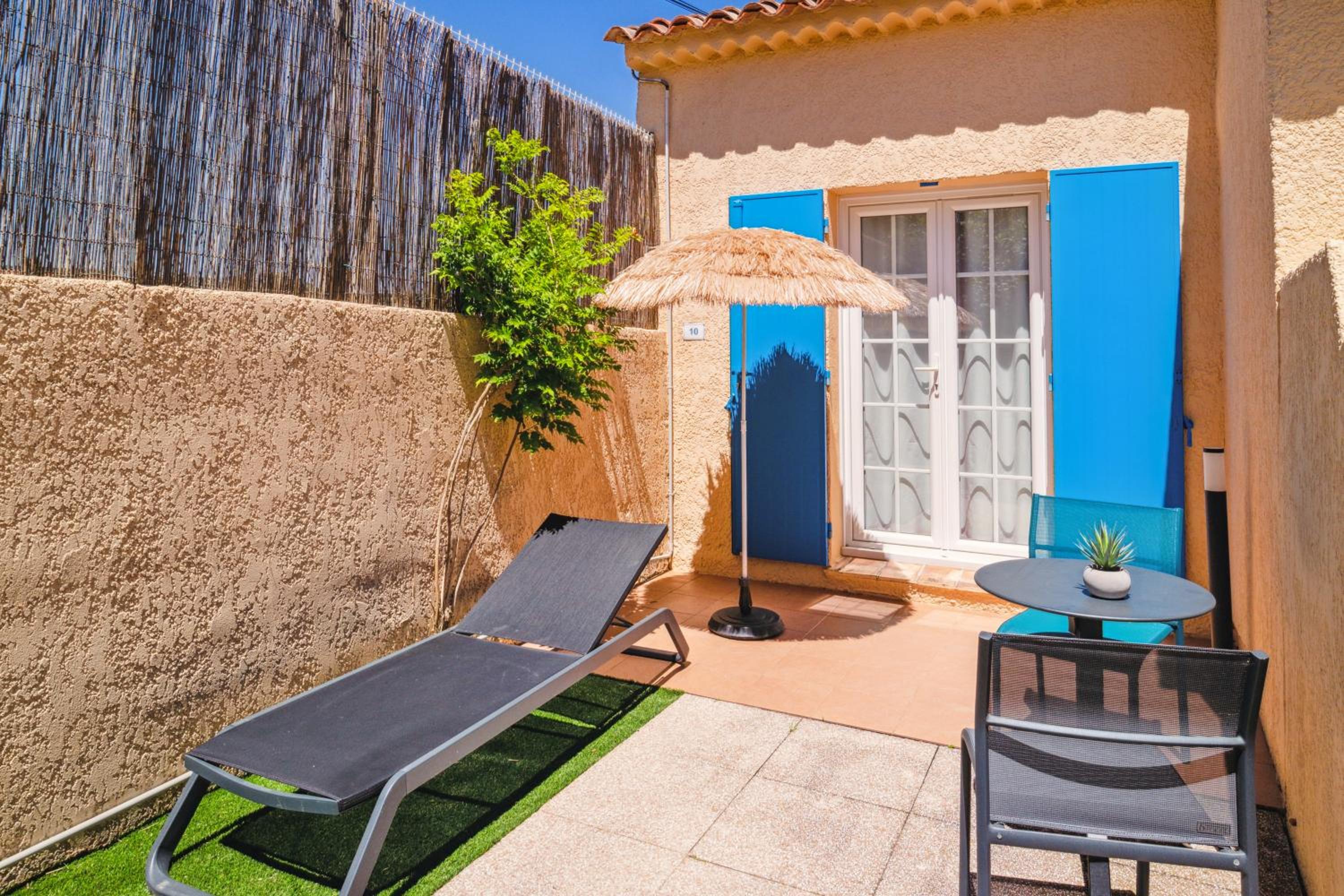 Standard Double Room - Terrace Garden view - Photo 2