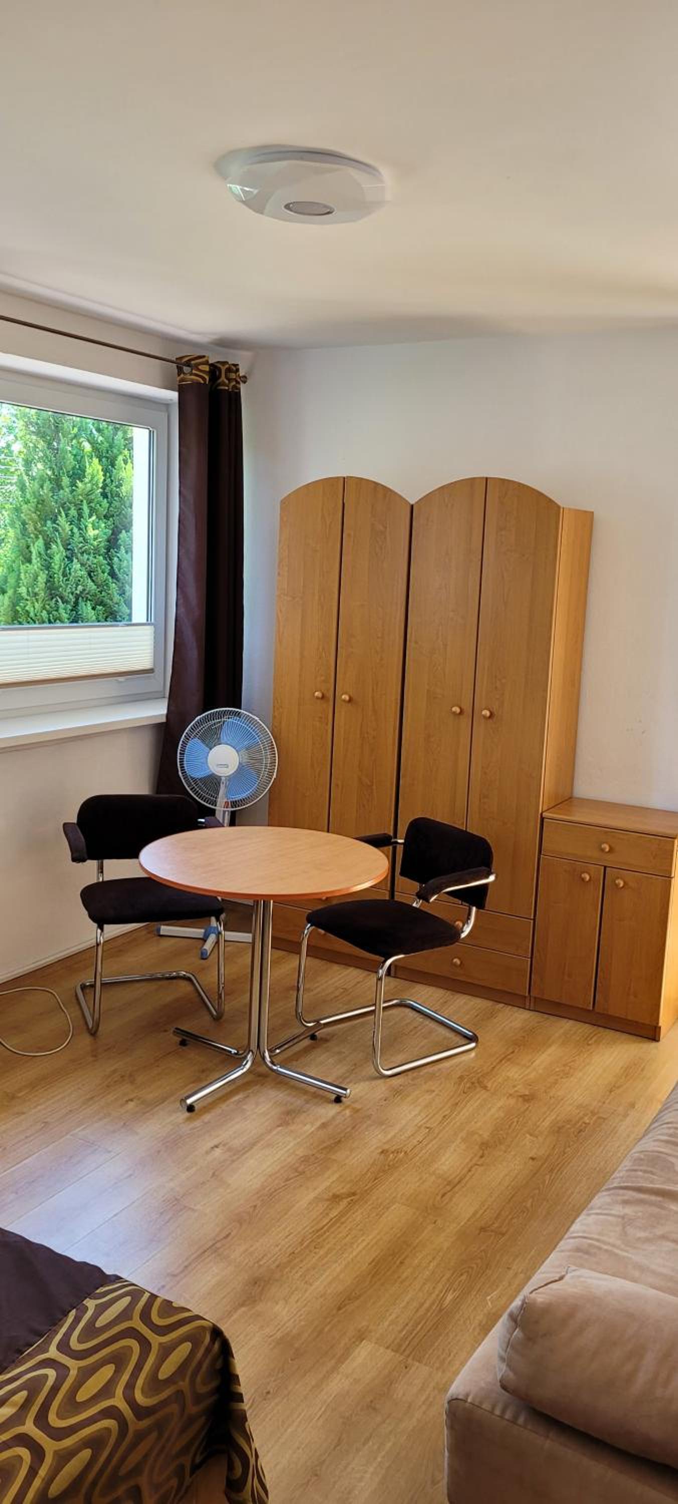 Family Room with Private Bathroom photo 2