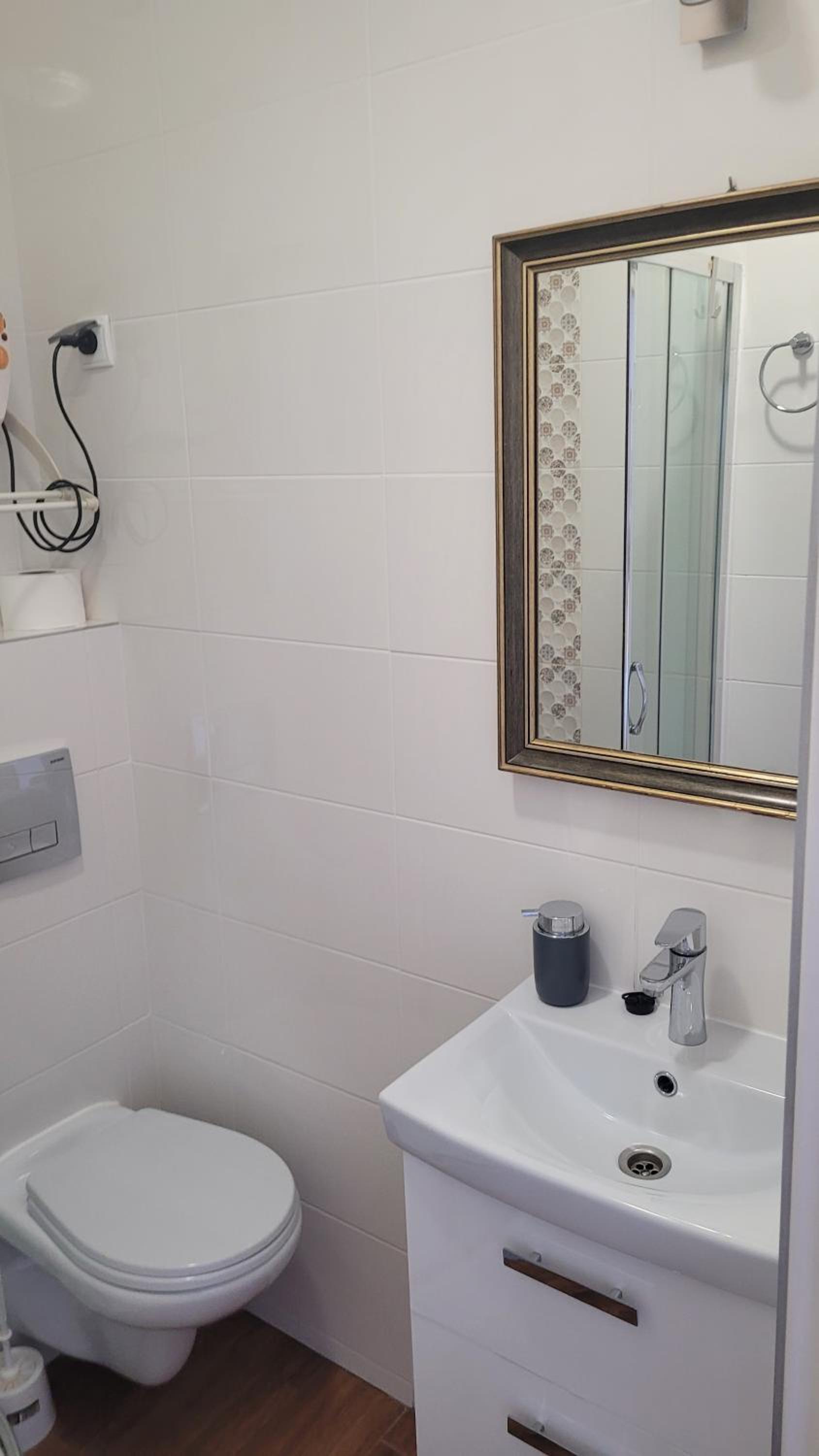 Twin Room with Bathroom photo 2