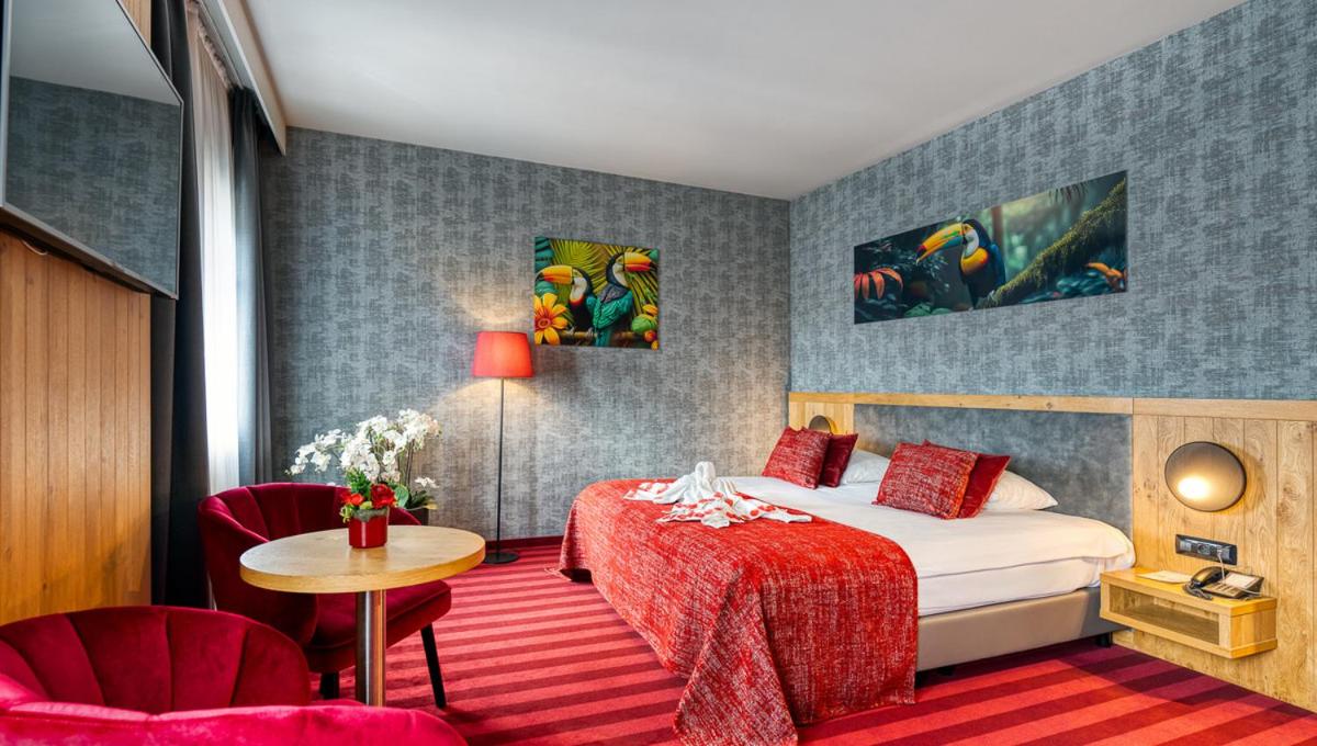 Junior Suite with Spa Bath