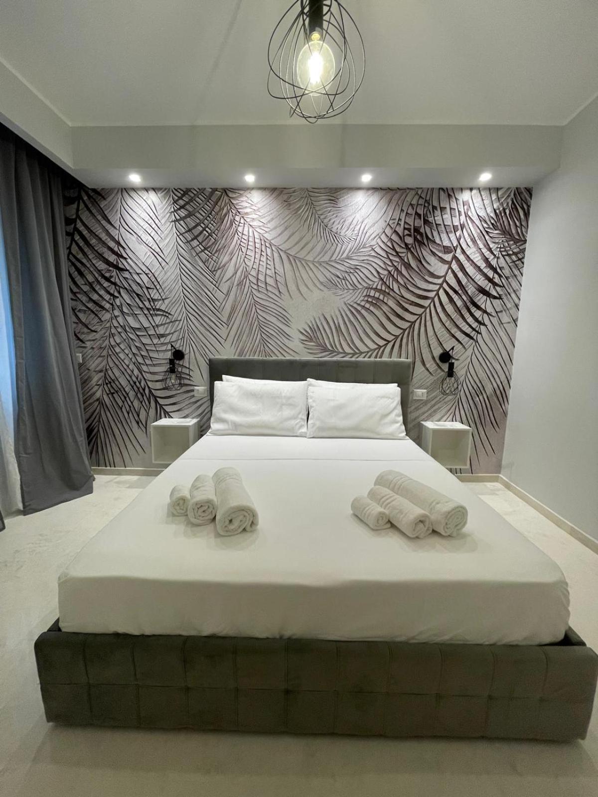 Deluxe Double Room with Balcony photo 1