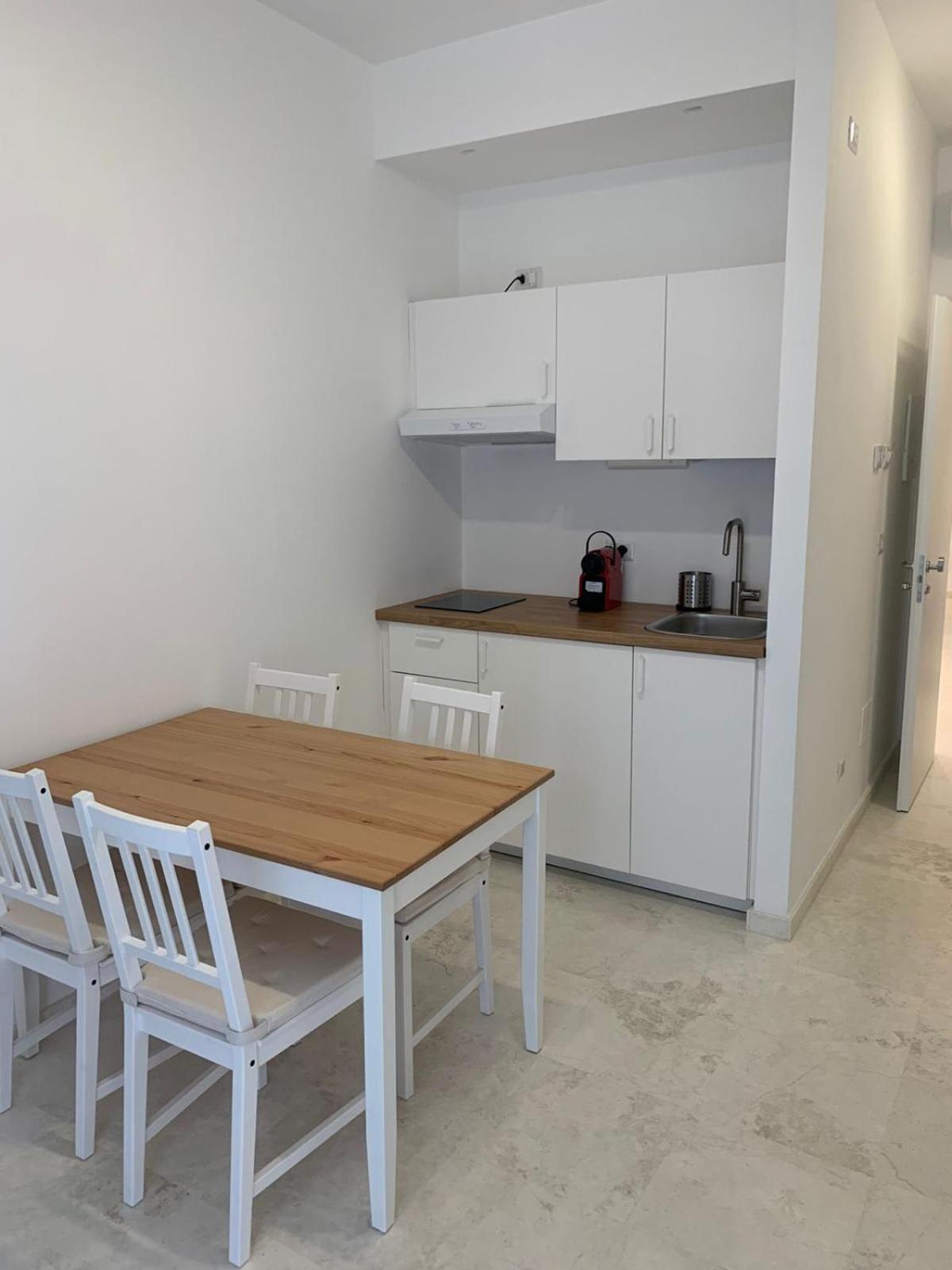 Deluxe Double Room with Balcony photo 3