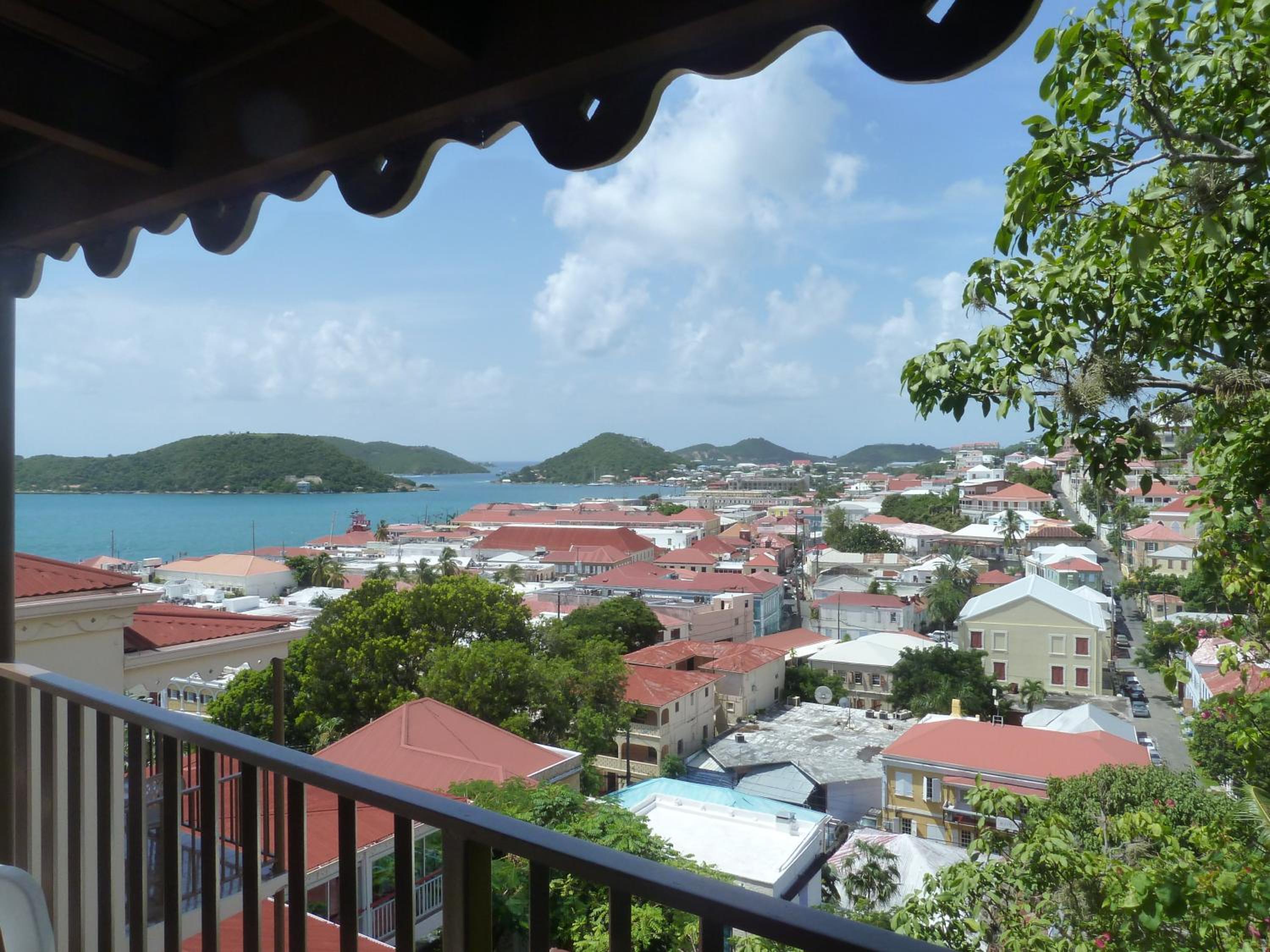 Queen Room with Harbor View photo 2