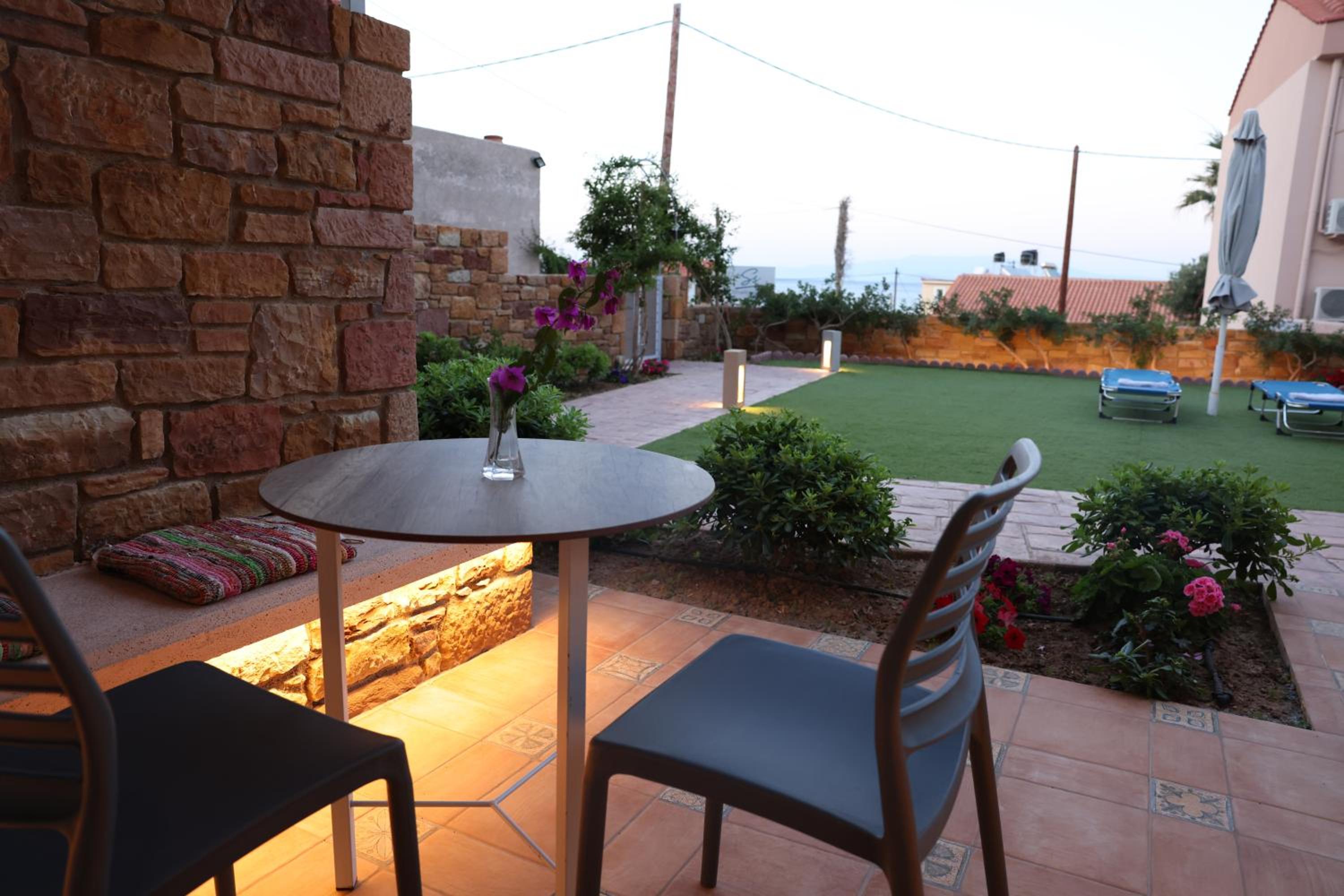 Apartment With Sea View - Photo 8