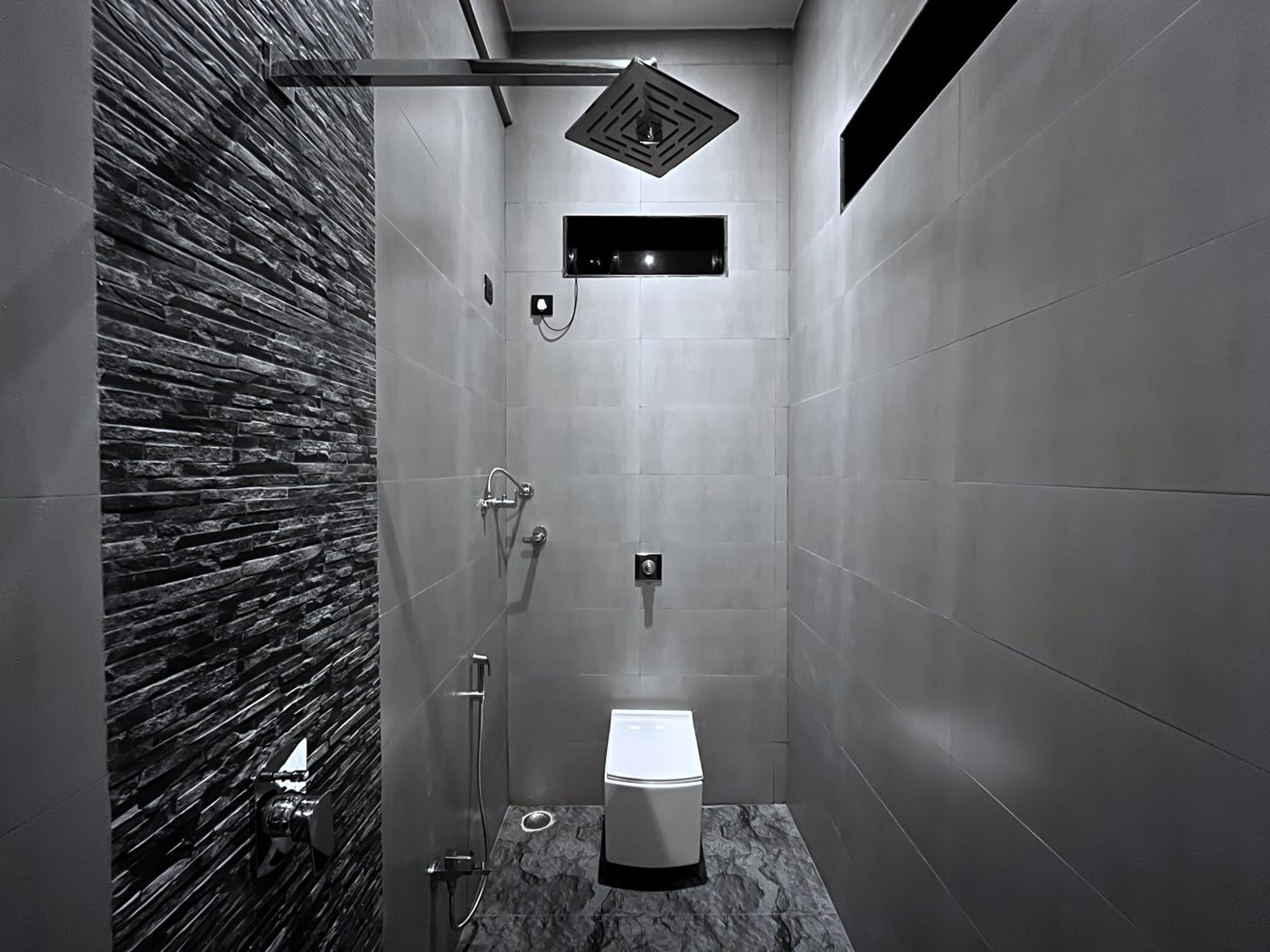 Deluxe Queen Room - Photo 5