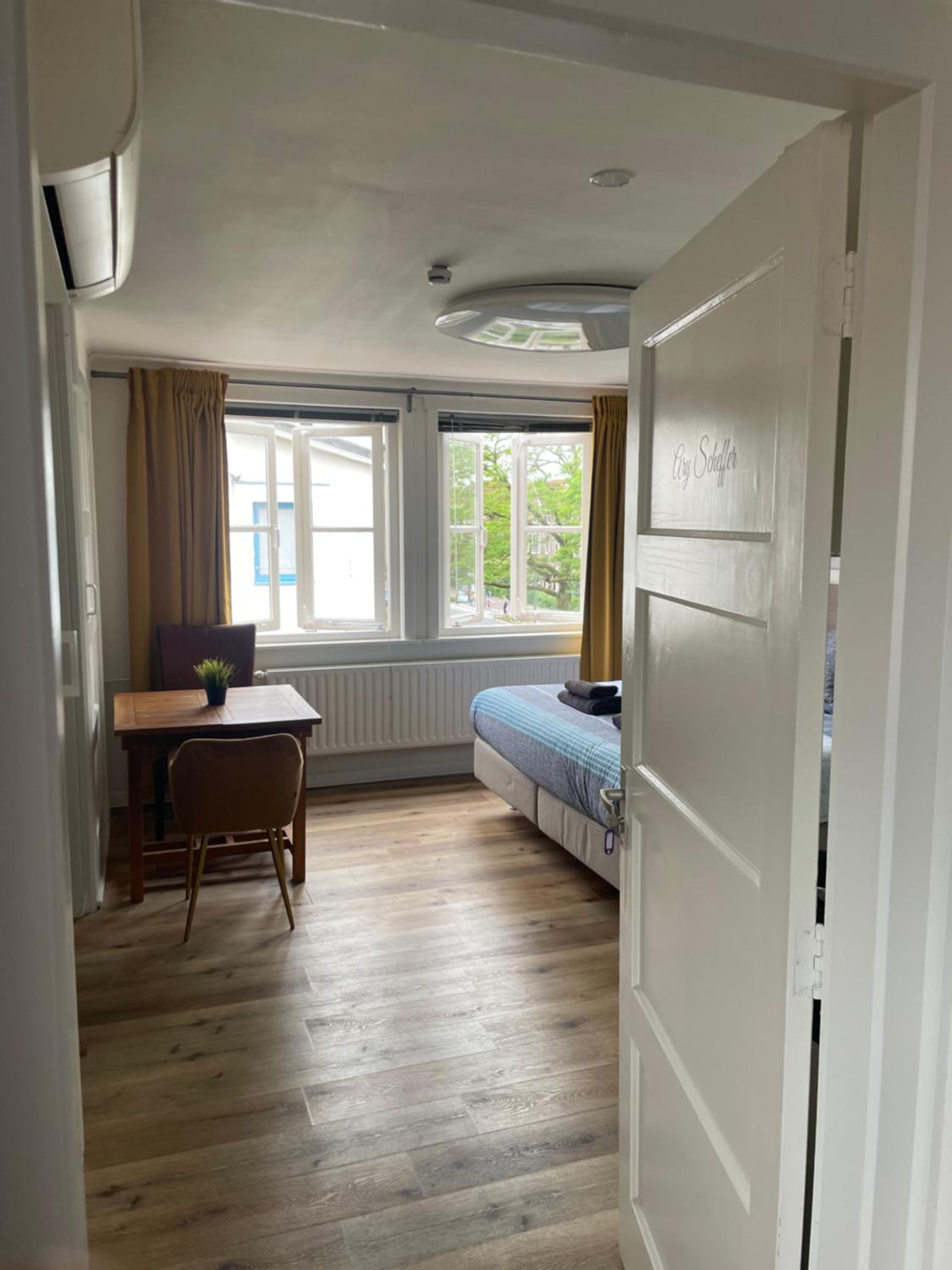 Deluxe King Room photo 3