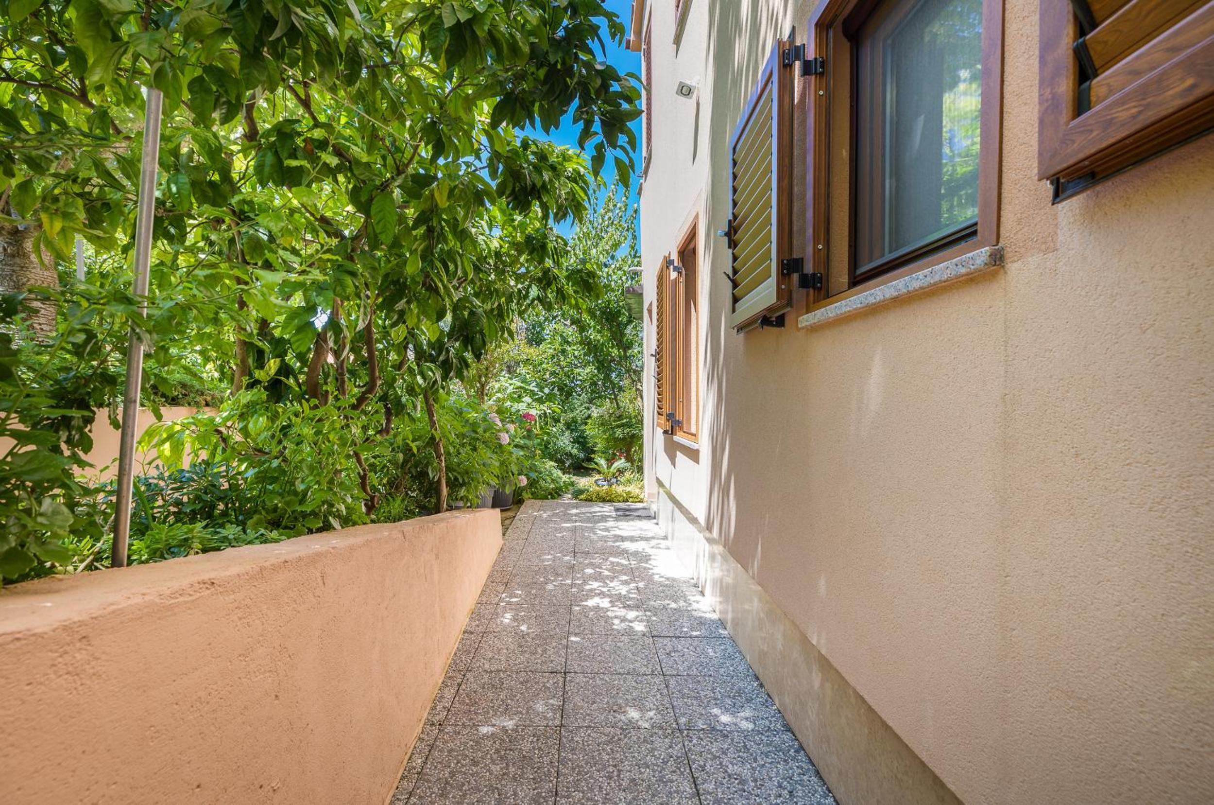 Two-Bedroom Apartment with Terrace photo 3