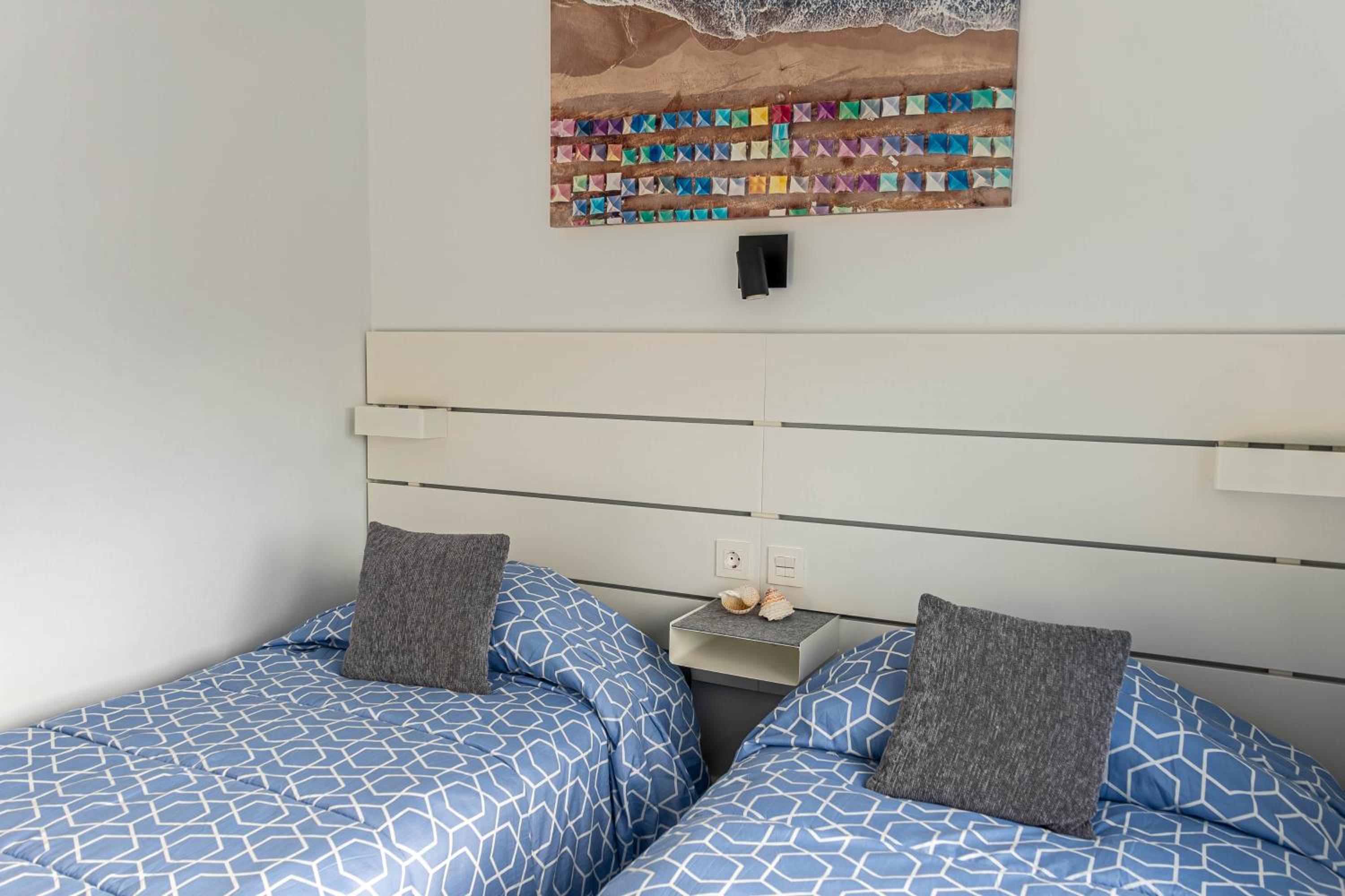 Two-Bedroom Apartment with Terrace and Sea View photo 3