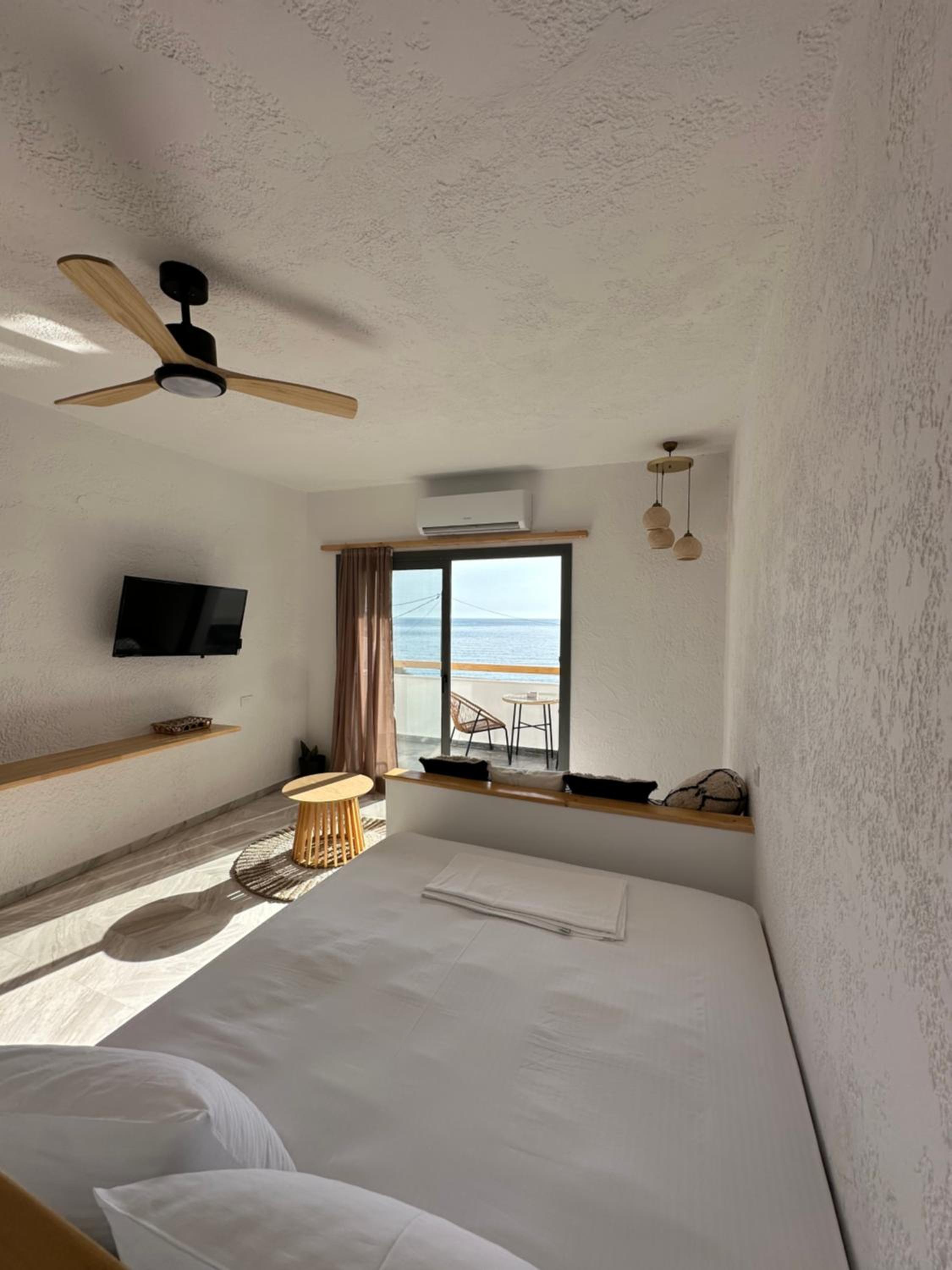 Deluxe Double Room with Balcony and Sea View photo 1