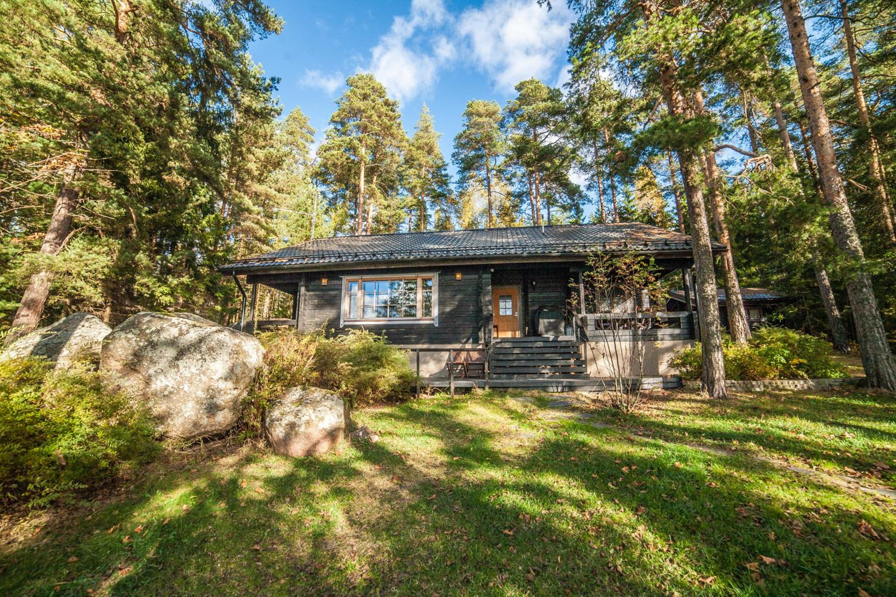 Three-Bedroom Villa with Sauna photo 2