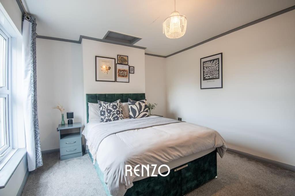 Two-Bedroom Apartment photo 2