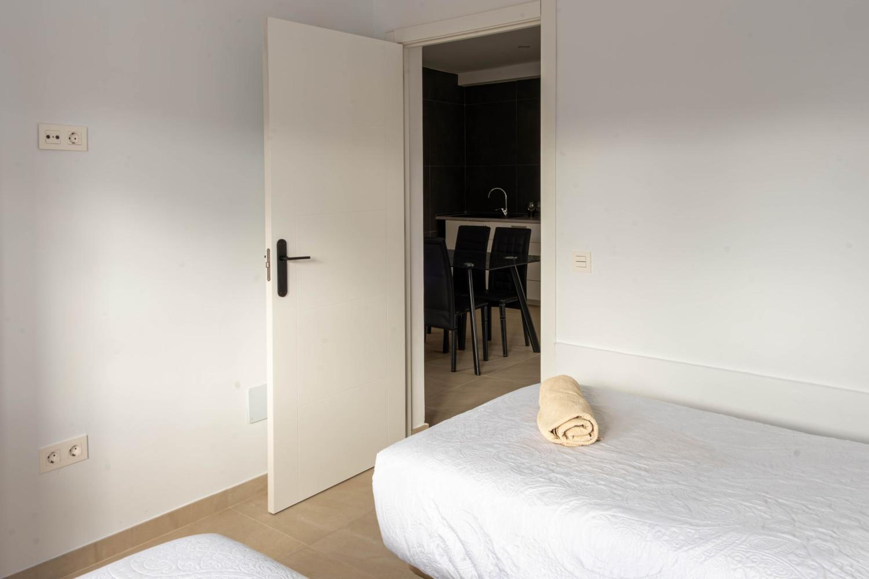 Two-Bedroom Apartment with Mountain View photo 2