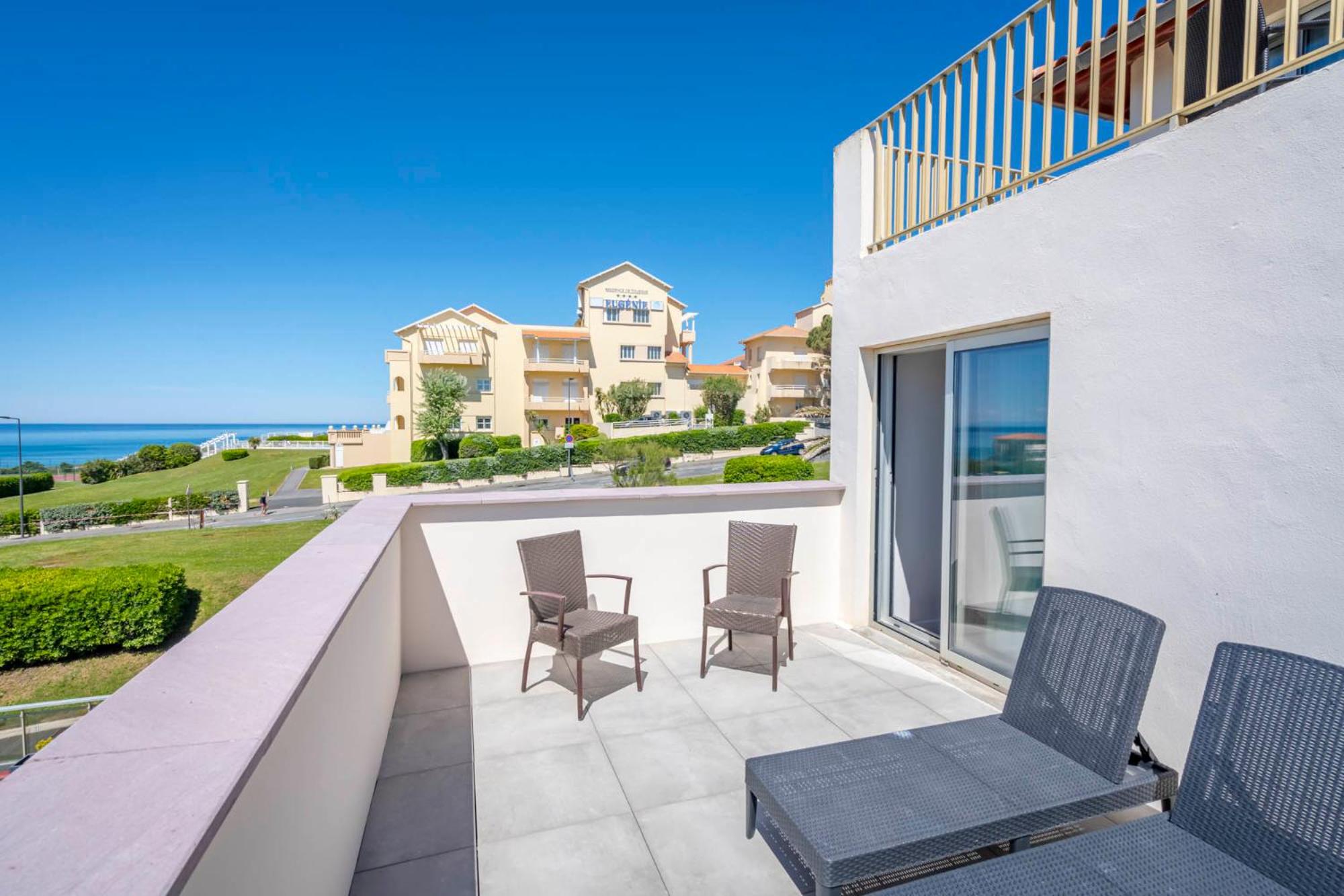 Family Room with Terrace and Sea View - Photo 7