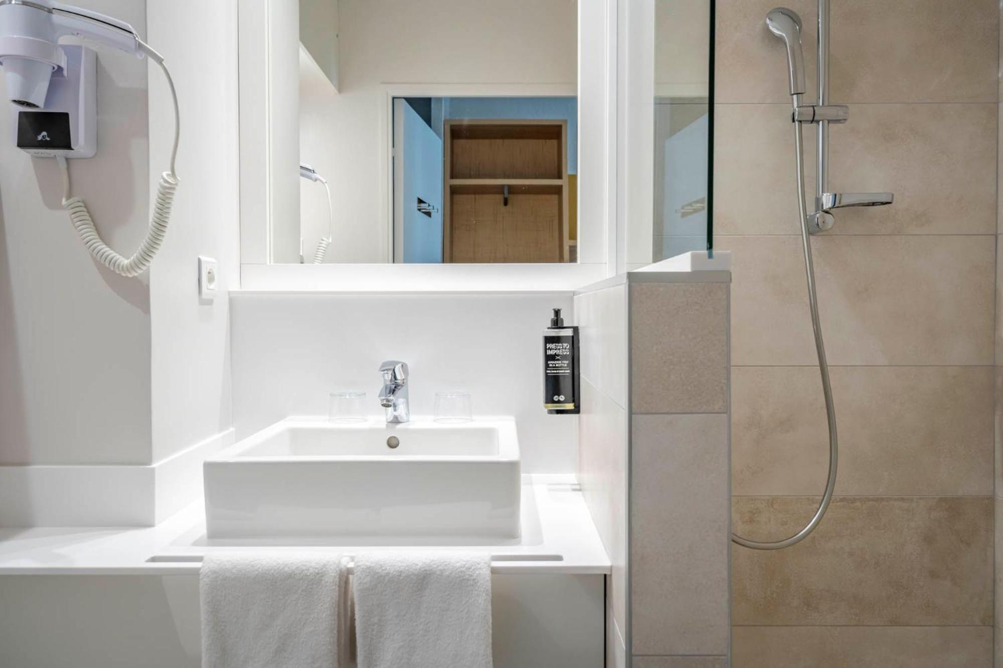 Standard Room - Photo 6