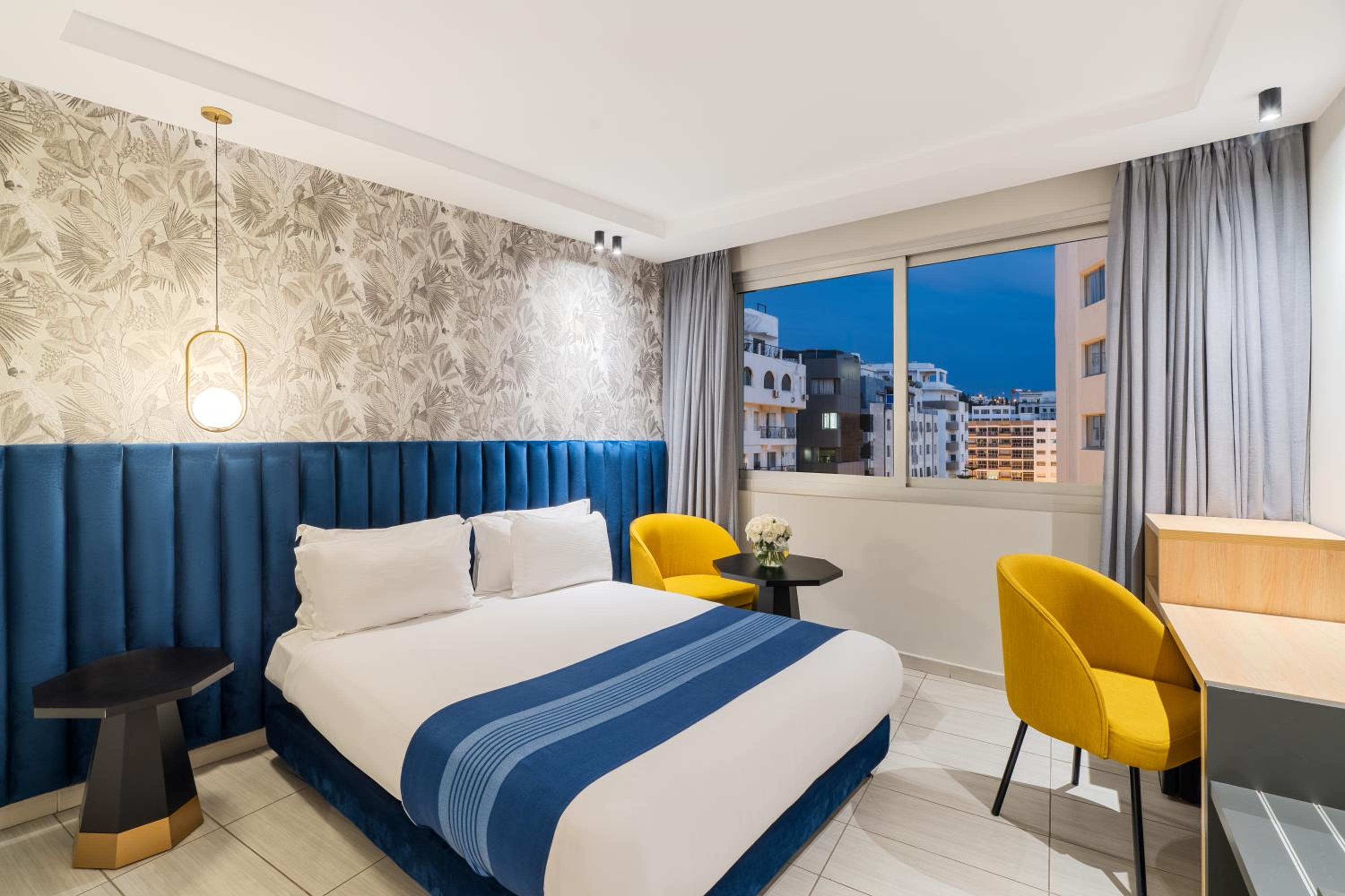 Superior Room , King Size Bed - Photo 2
