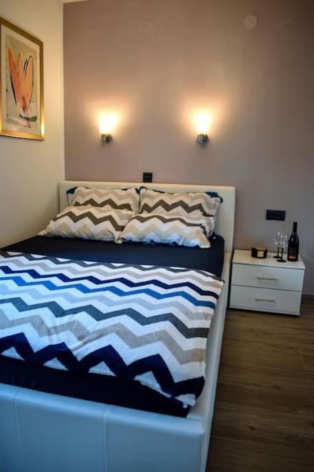 One-Bedroom House photo 1