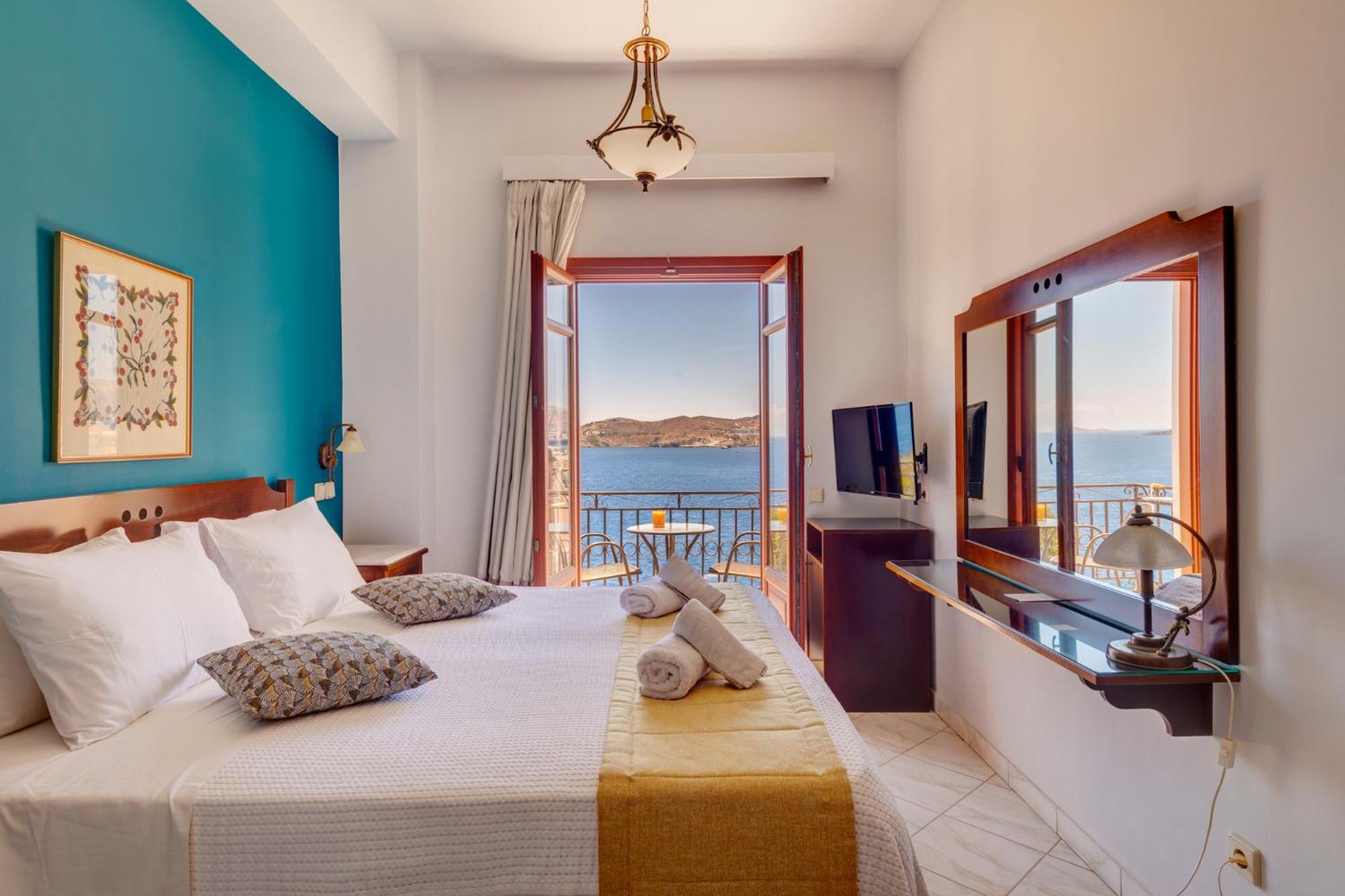 Deluxe Double or Twin Room with Sea View - Photo 1