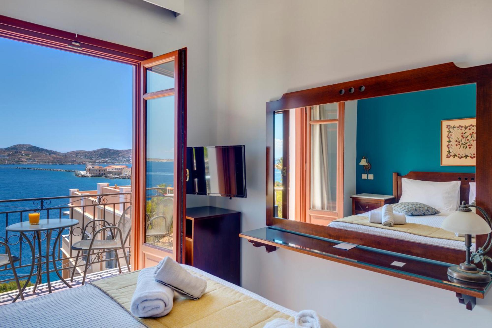Deluxe Double or Twin Room with Sea View - Photo 4