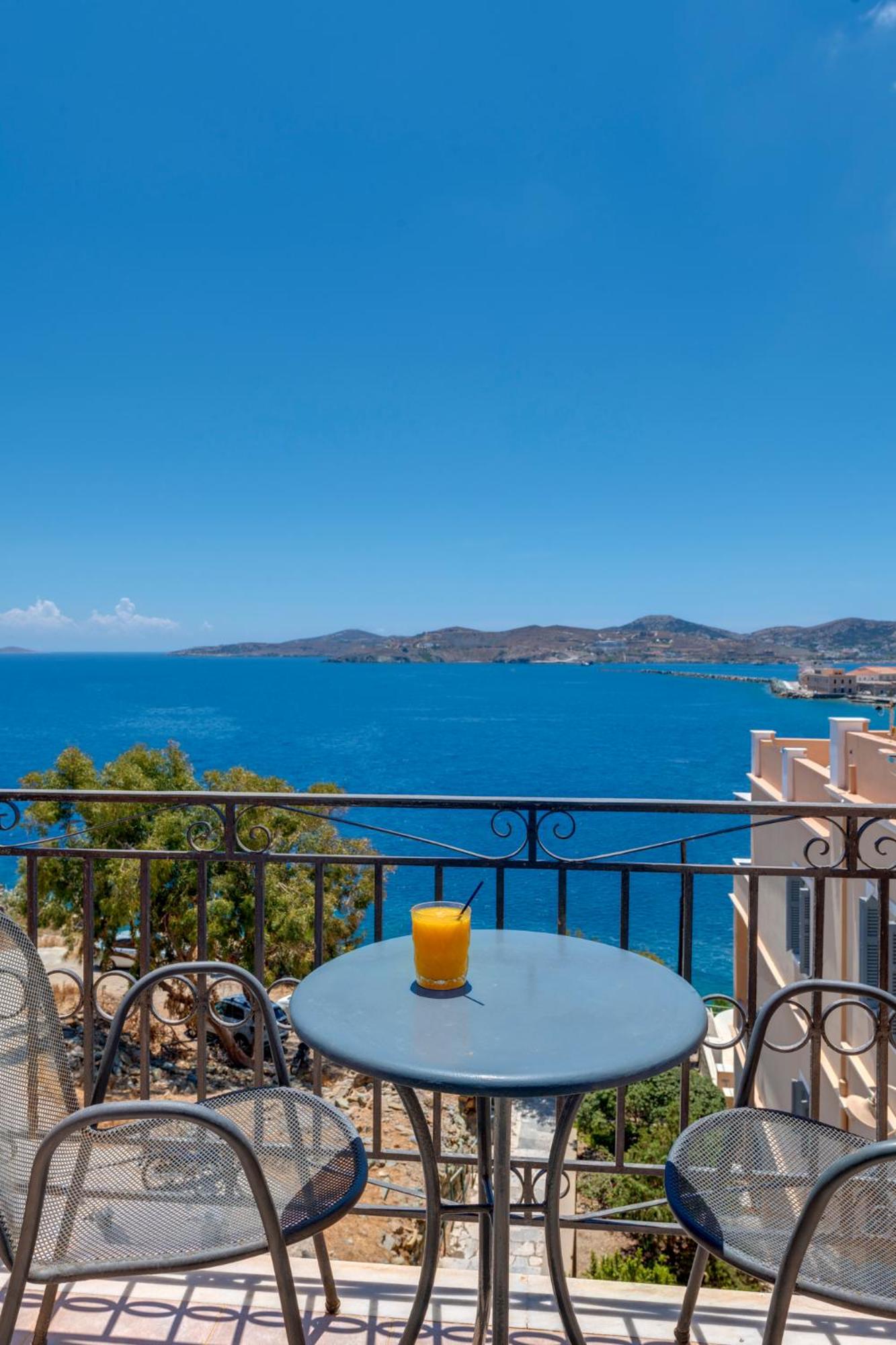 Deluxe Double or Twin Room with Sea View - Photo 7
