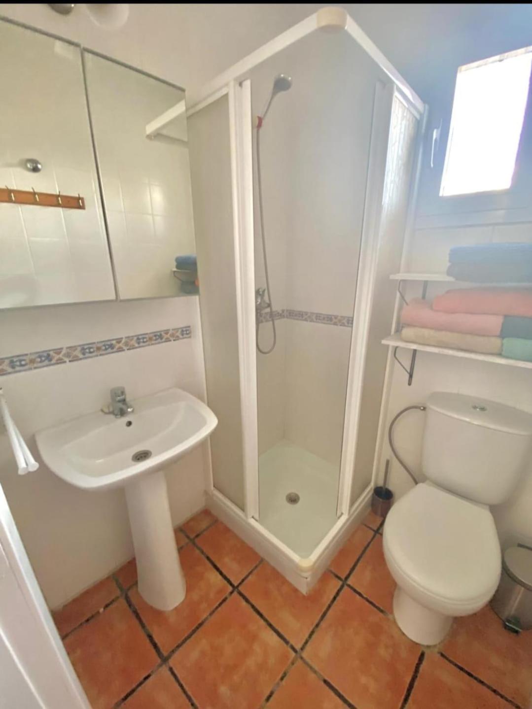 One-Bedroom House photo 2