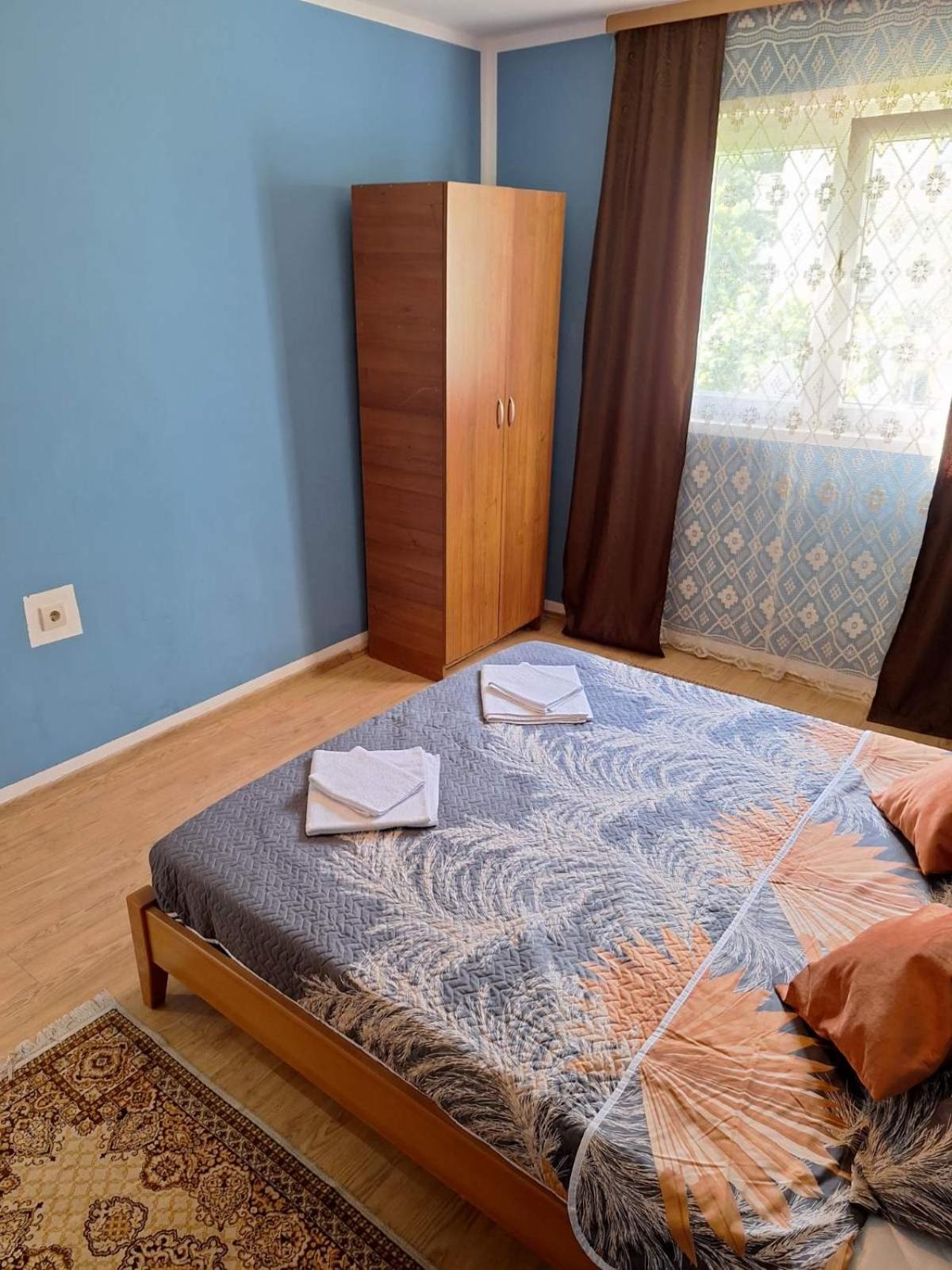 One-Bedroom Apartment with Terrace photo 2