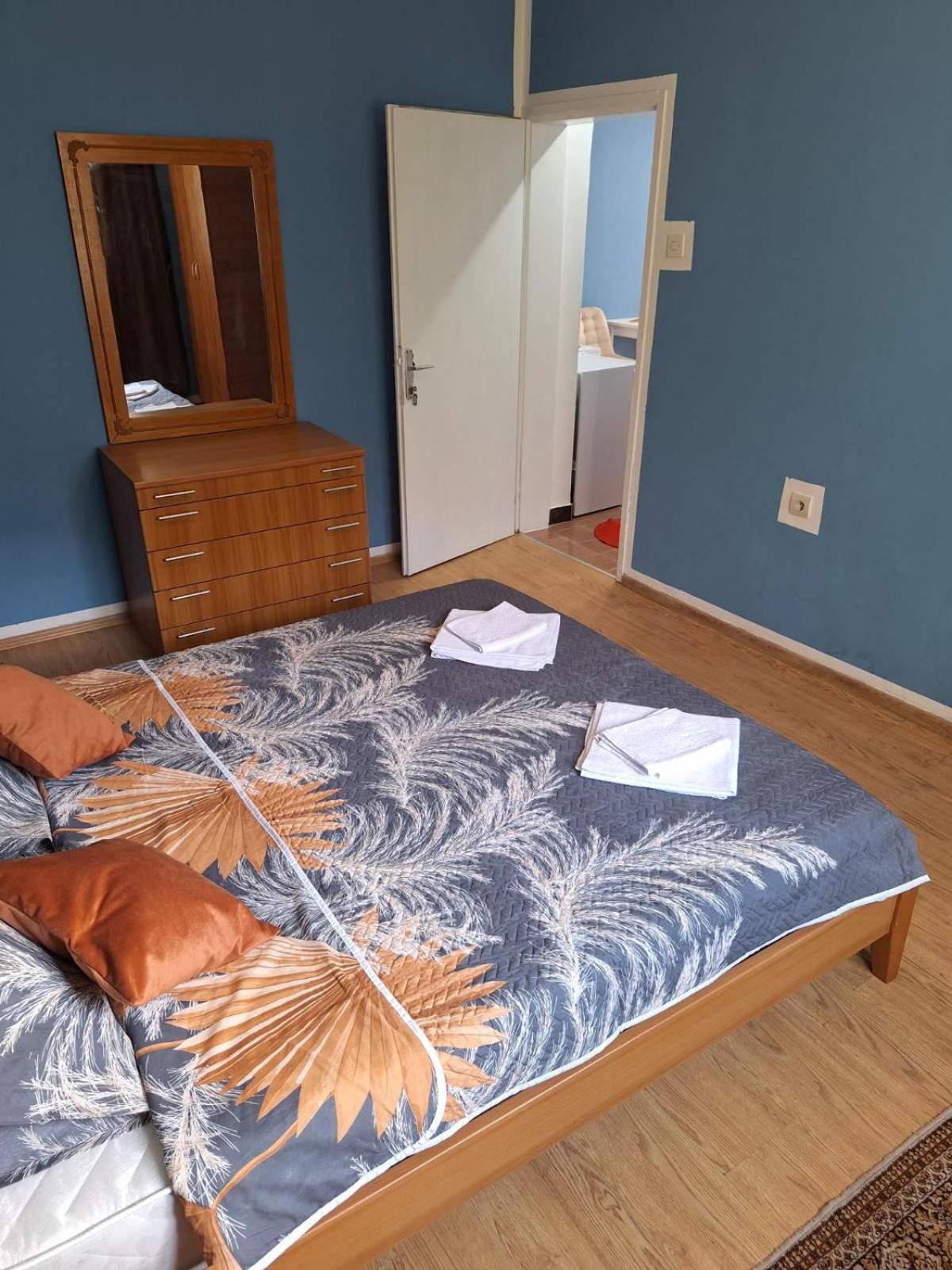 One-Bedroom Apartment with Terrace photo 3
