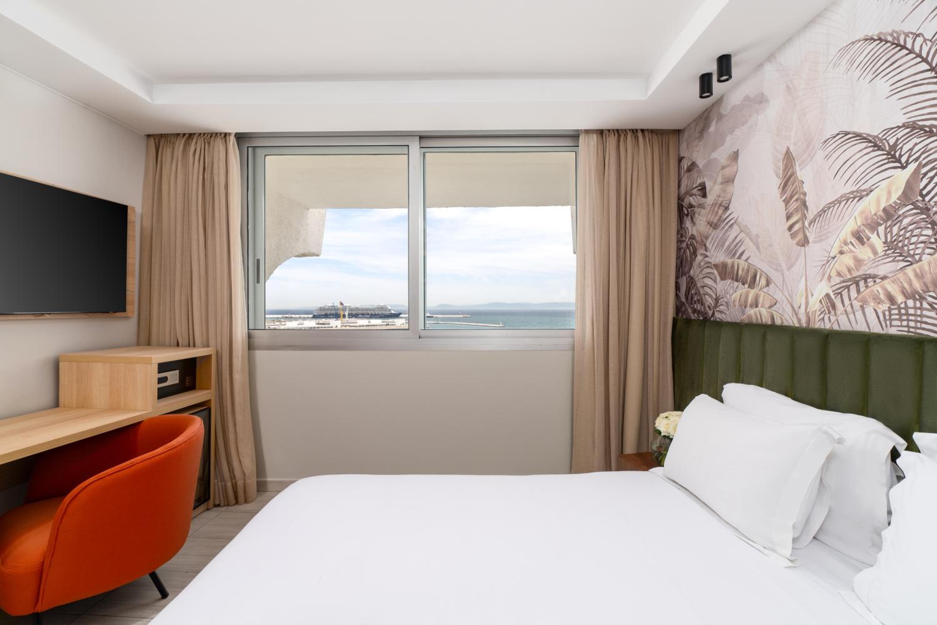 Family Duplex Suite, One Bedroom, Sea View - Photo 2