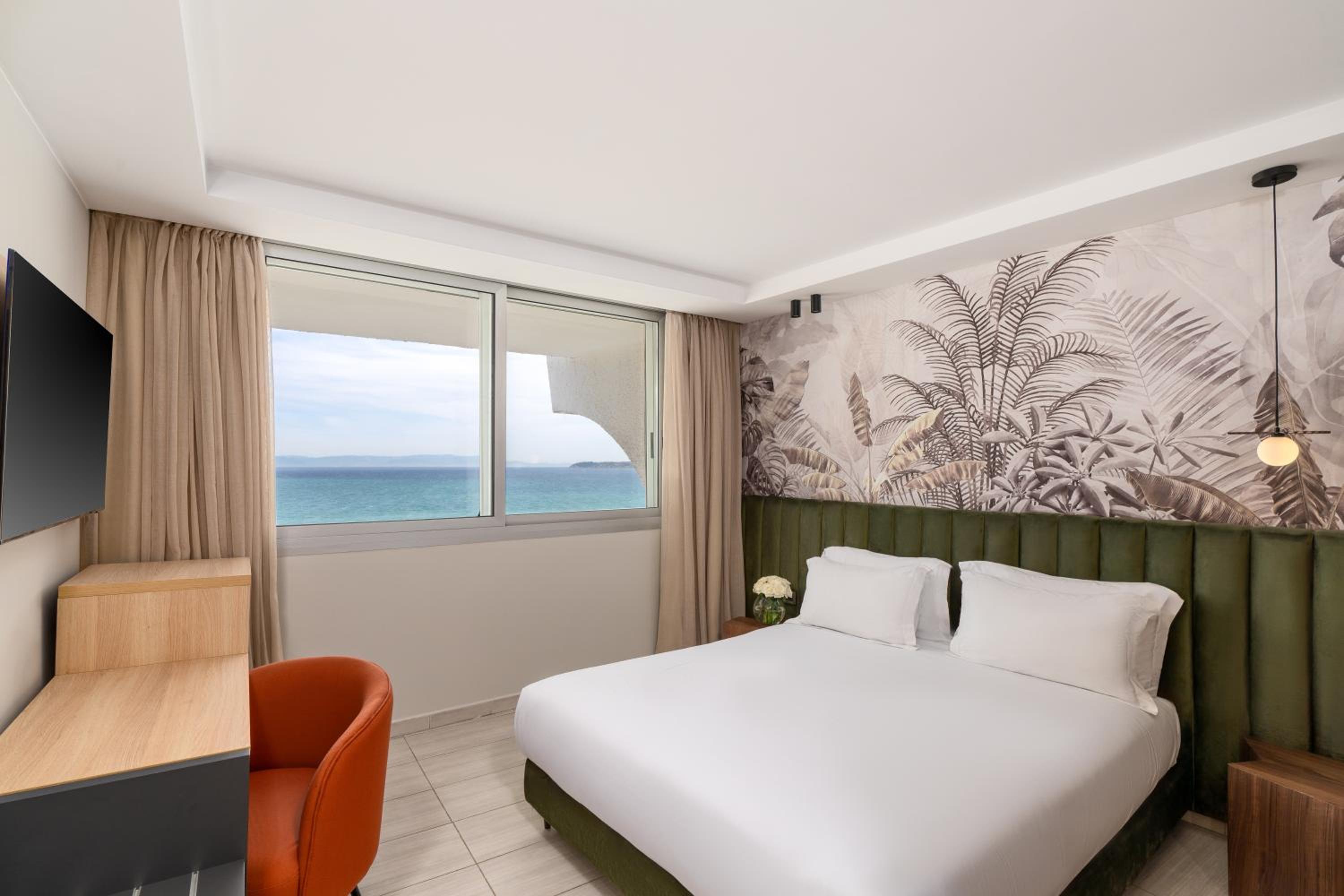 Family Duplex Suite, One Bedroom, Sea View - Photo 8