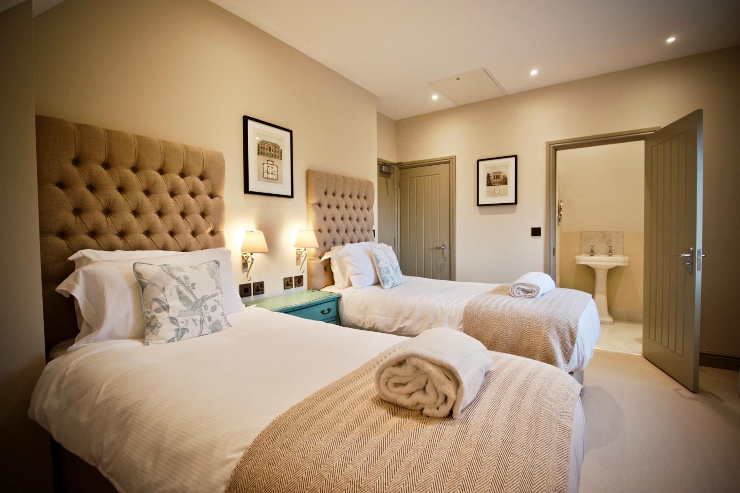 Standard Twin Room photo 2
