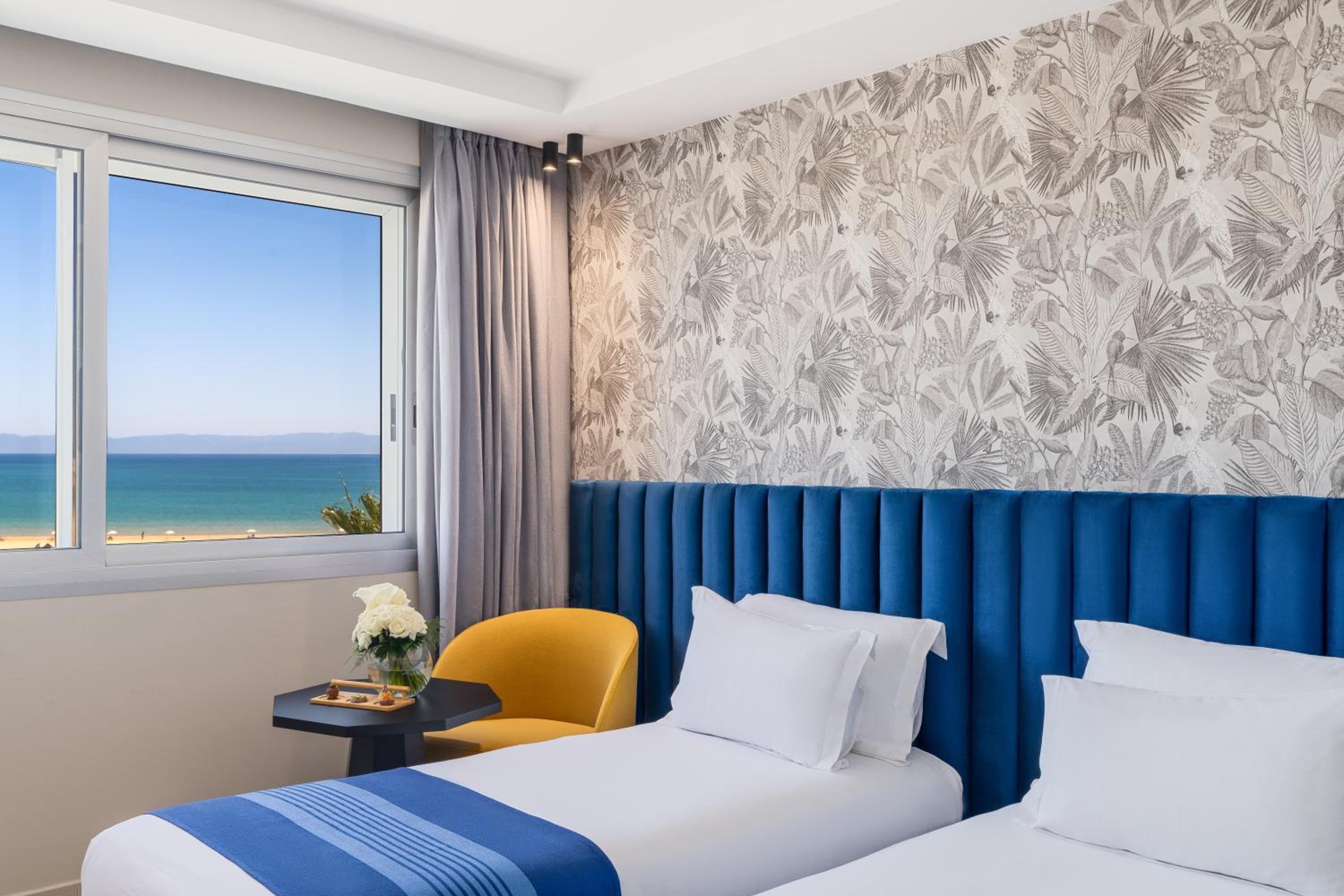Superior Room, Twin Beds, Sea View - Photo 8
