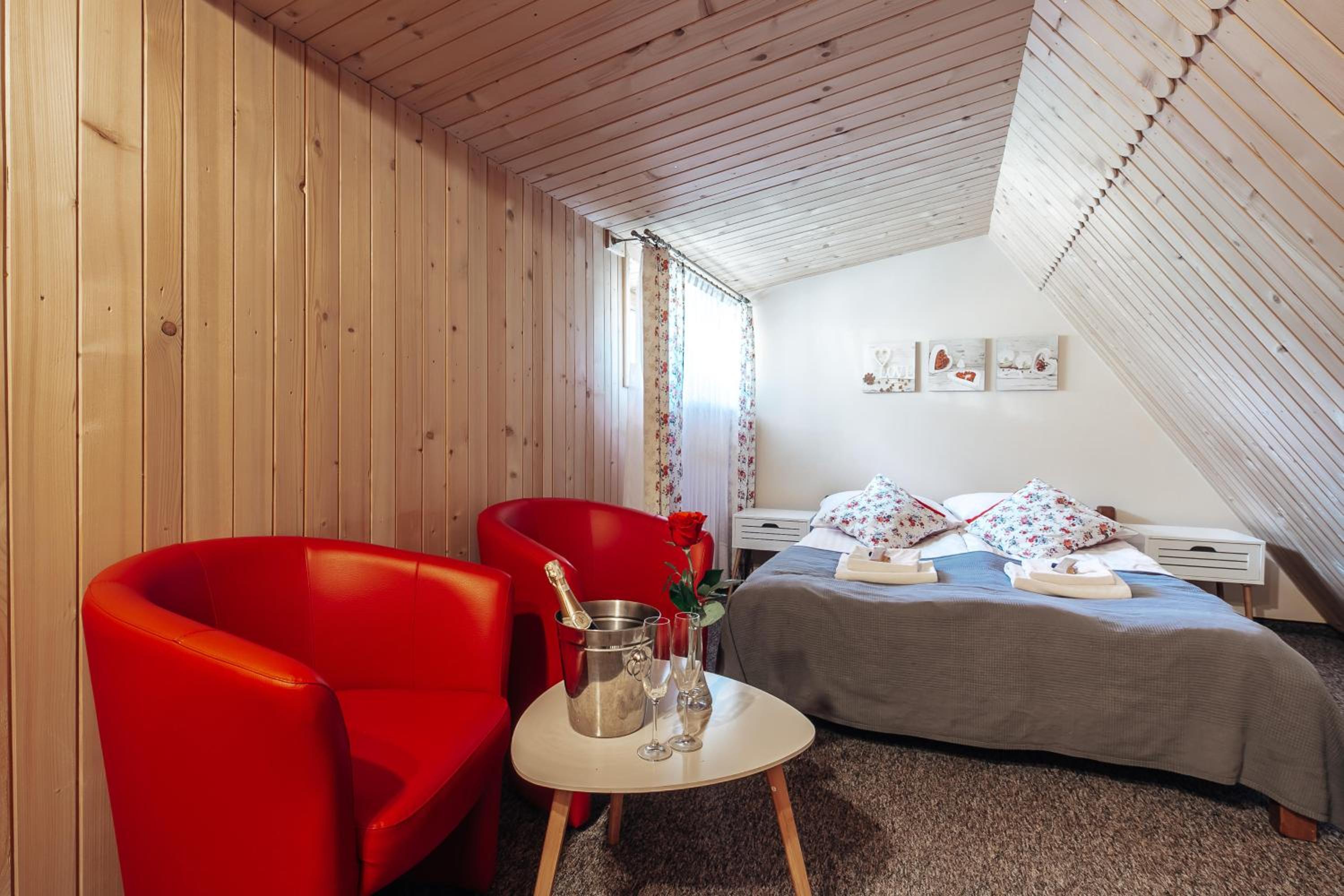 Triple Room - Photo 12
