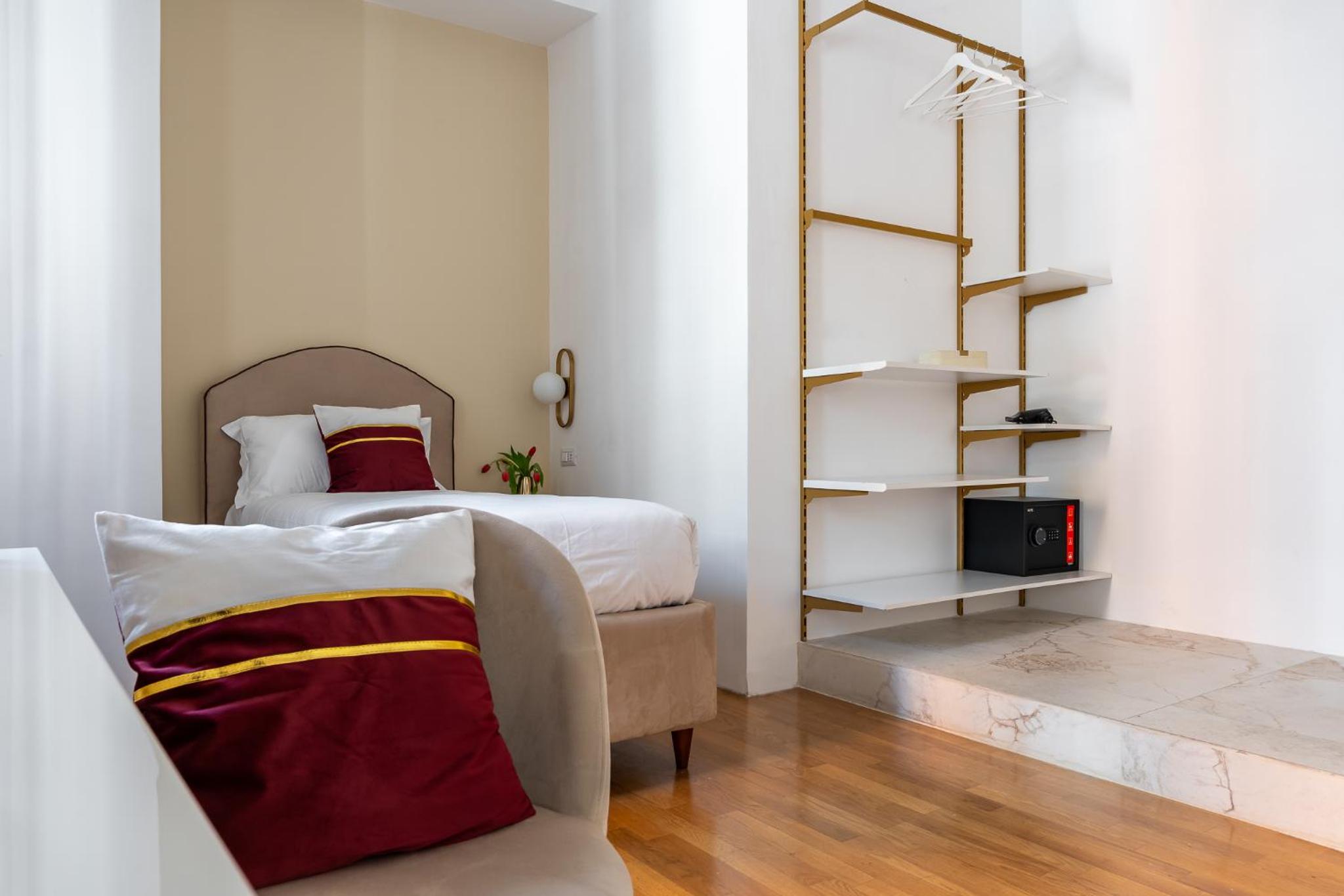 Deluxe Triple Room photo 2